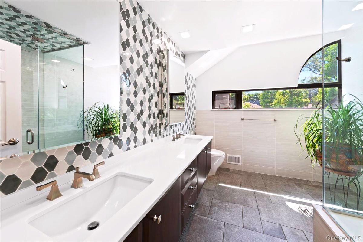 301 Old Cedar Road, Hartsdale, NY 10530