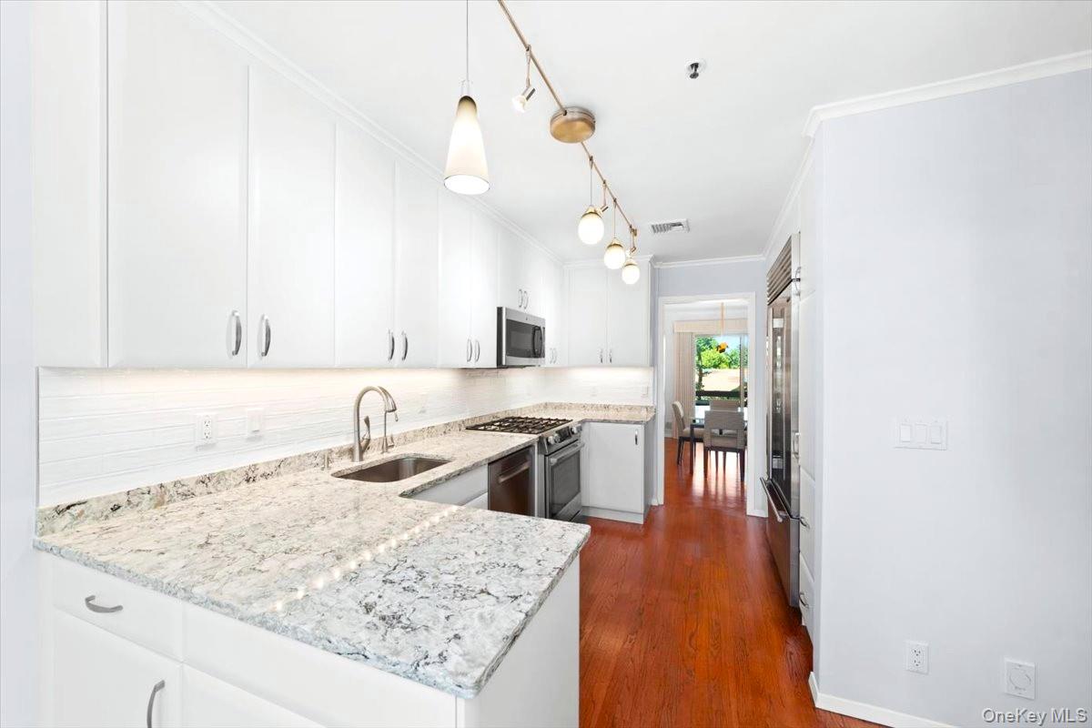 301 Old Cedar Road, Hartsdale, NY 10530