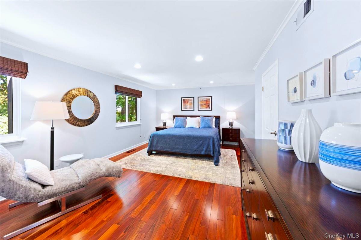 301 Old Cedar Road, Hartsdale, NY 10530