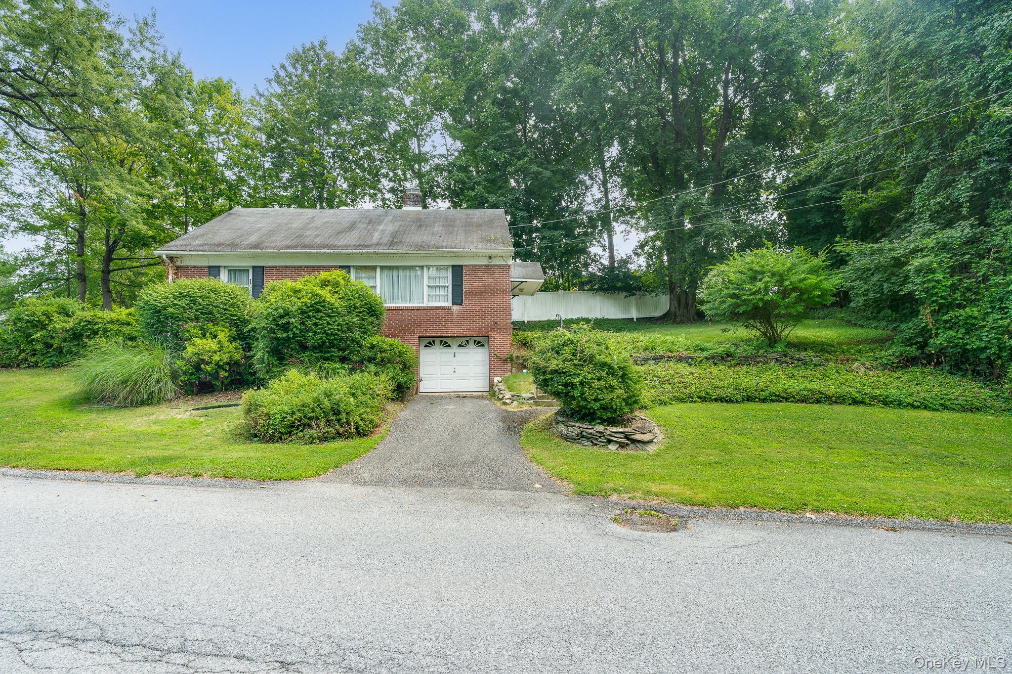14 Schoolhouse Lane, Poughkeepsie, NY 12603