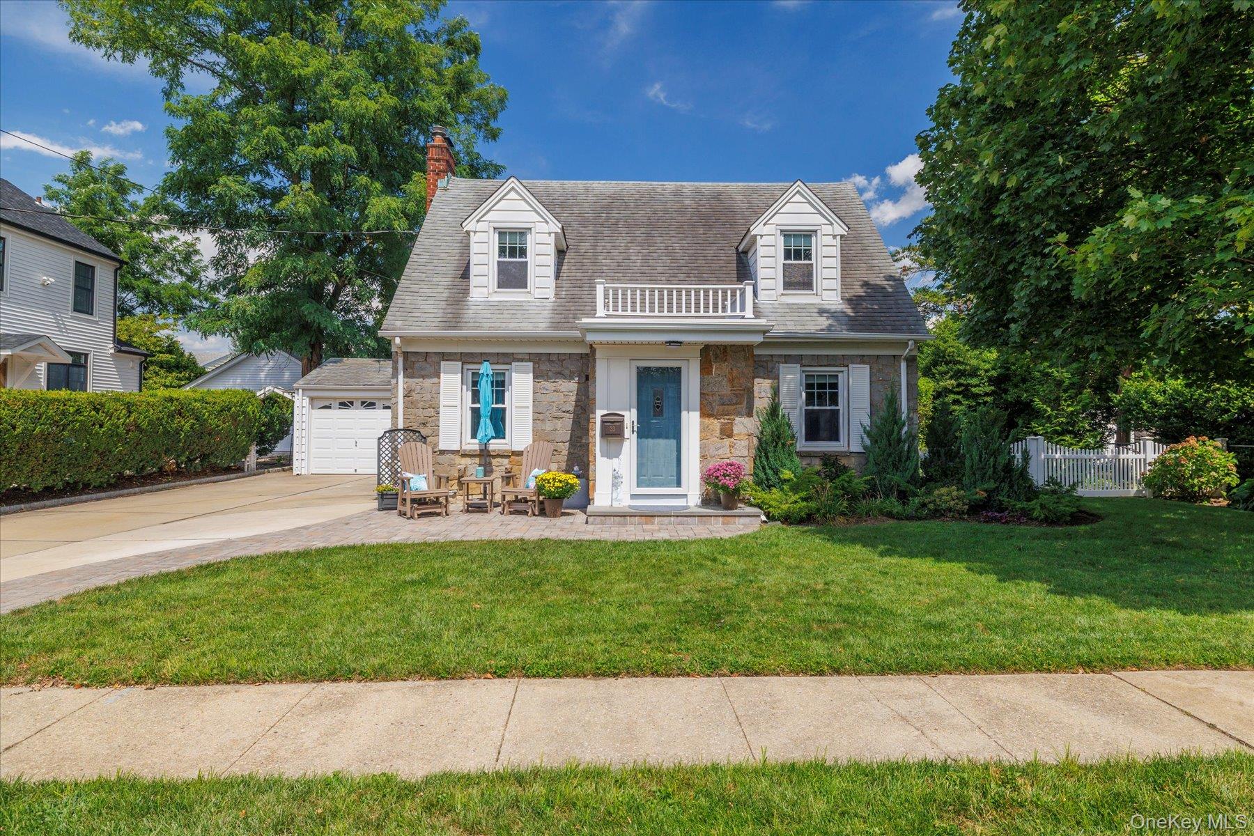 33 Purdy Court S, Rockville Centre, NY 11570