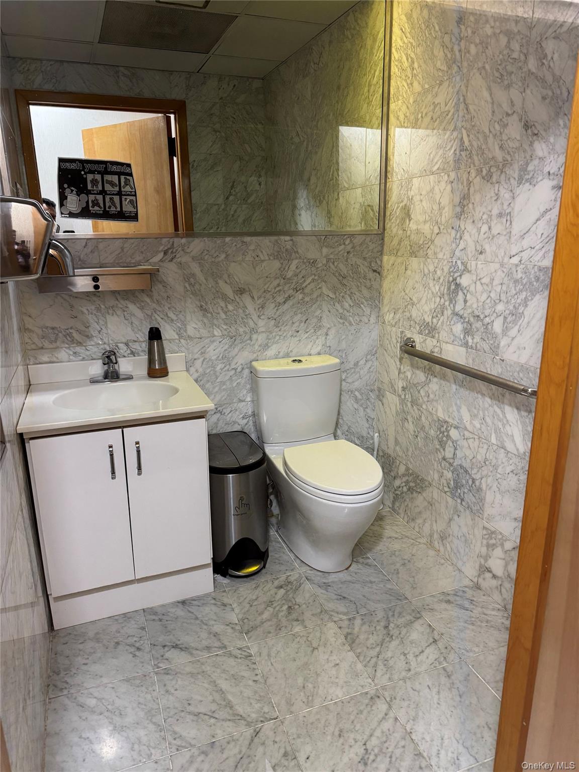 303 2 Avenue # 9, New York (Manhattan), NY 10003