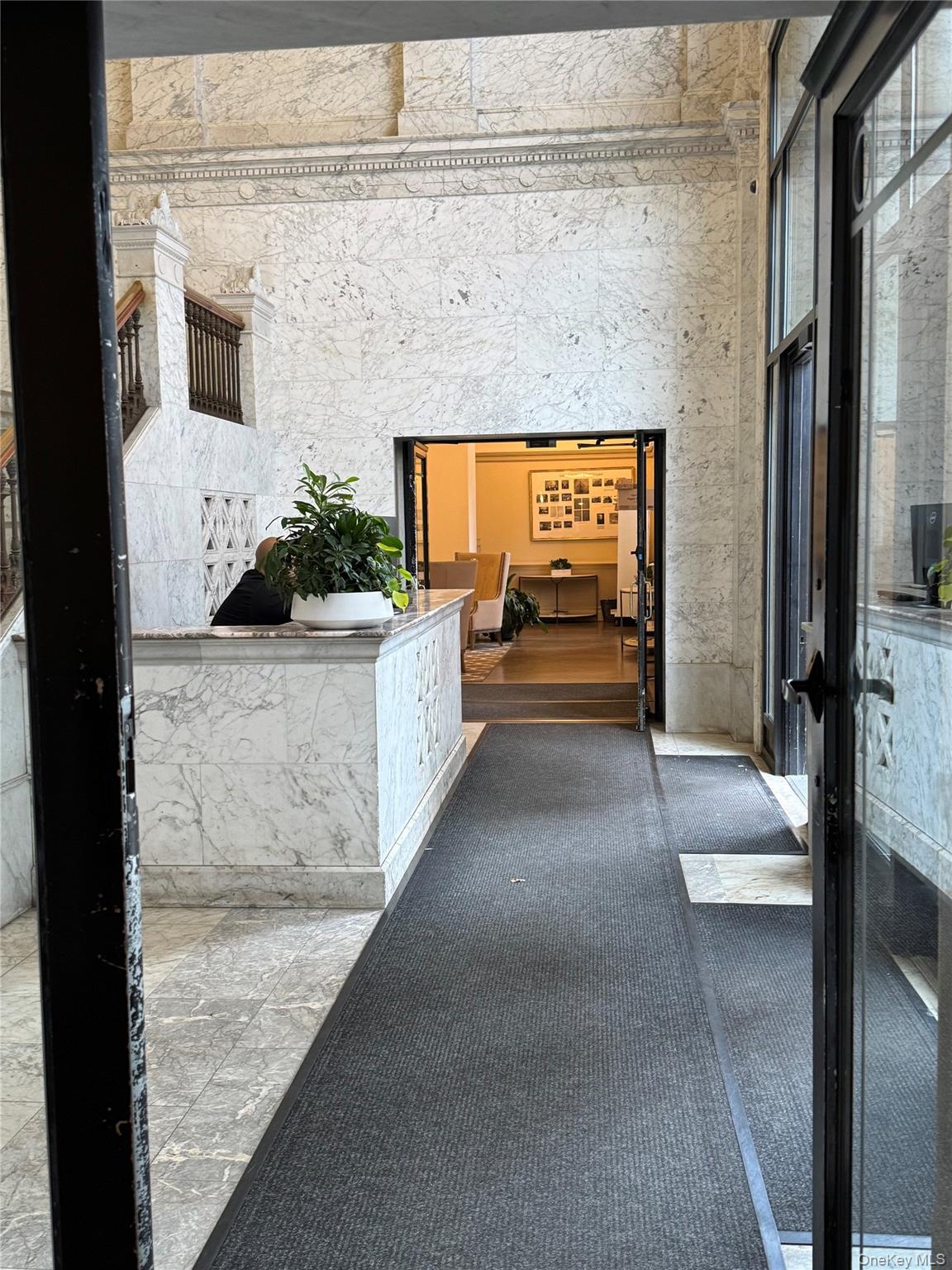 303 2 Avenue # 9, New York (Manhattan), NY 10003