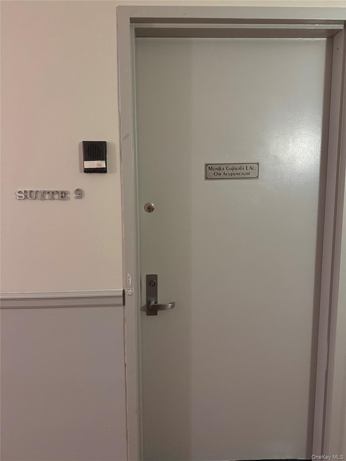 303 2 Avenue # 9, New York (Manhattan), NY 10003