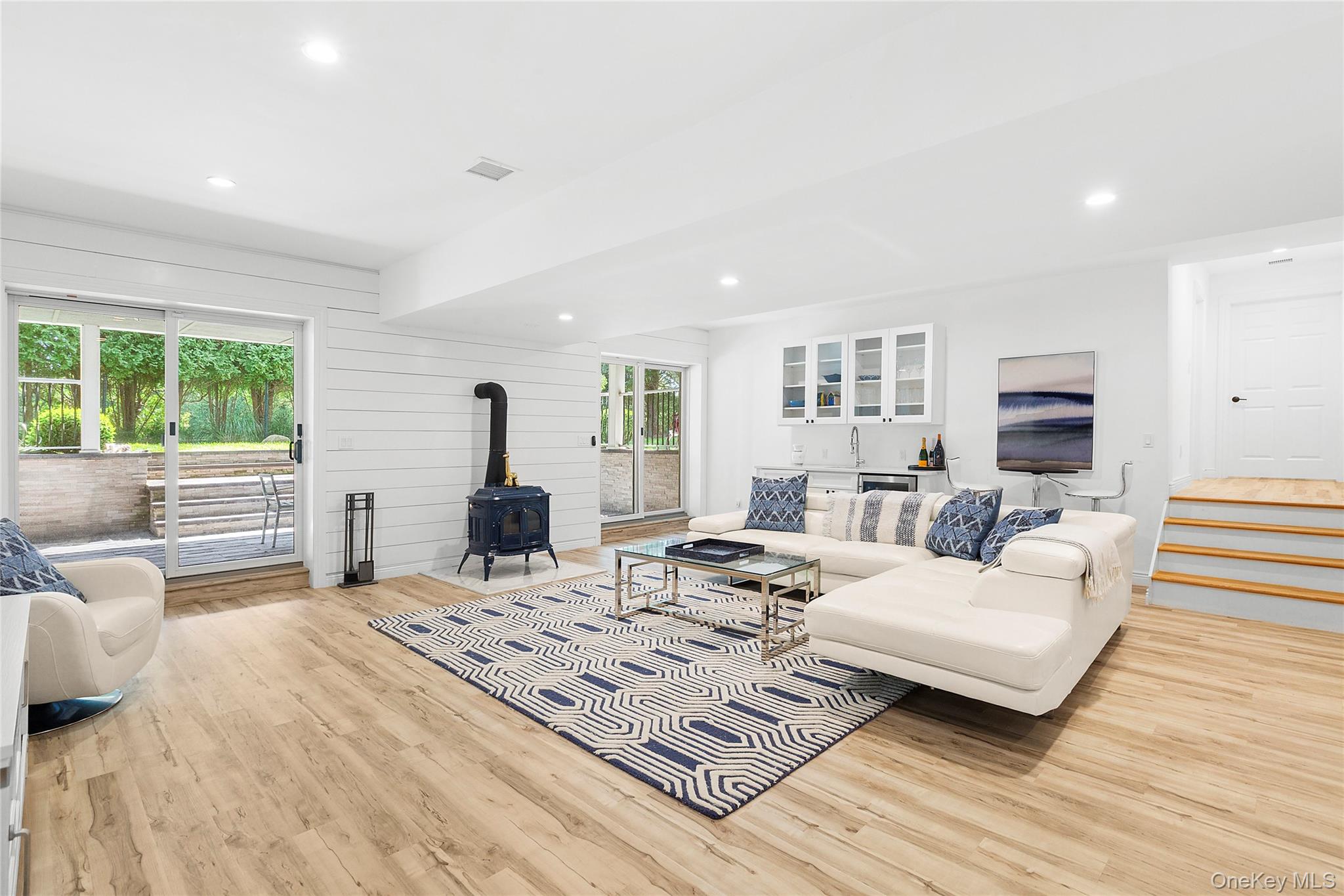 141 Middle Pond Road, Southampton, NY 11968