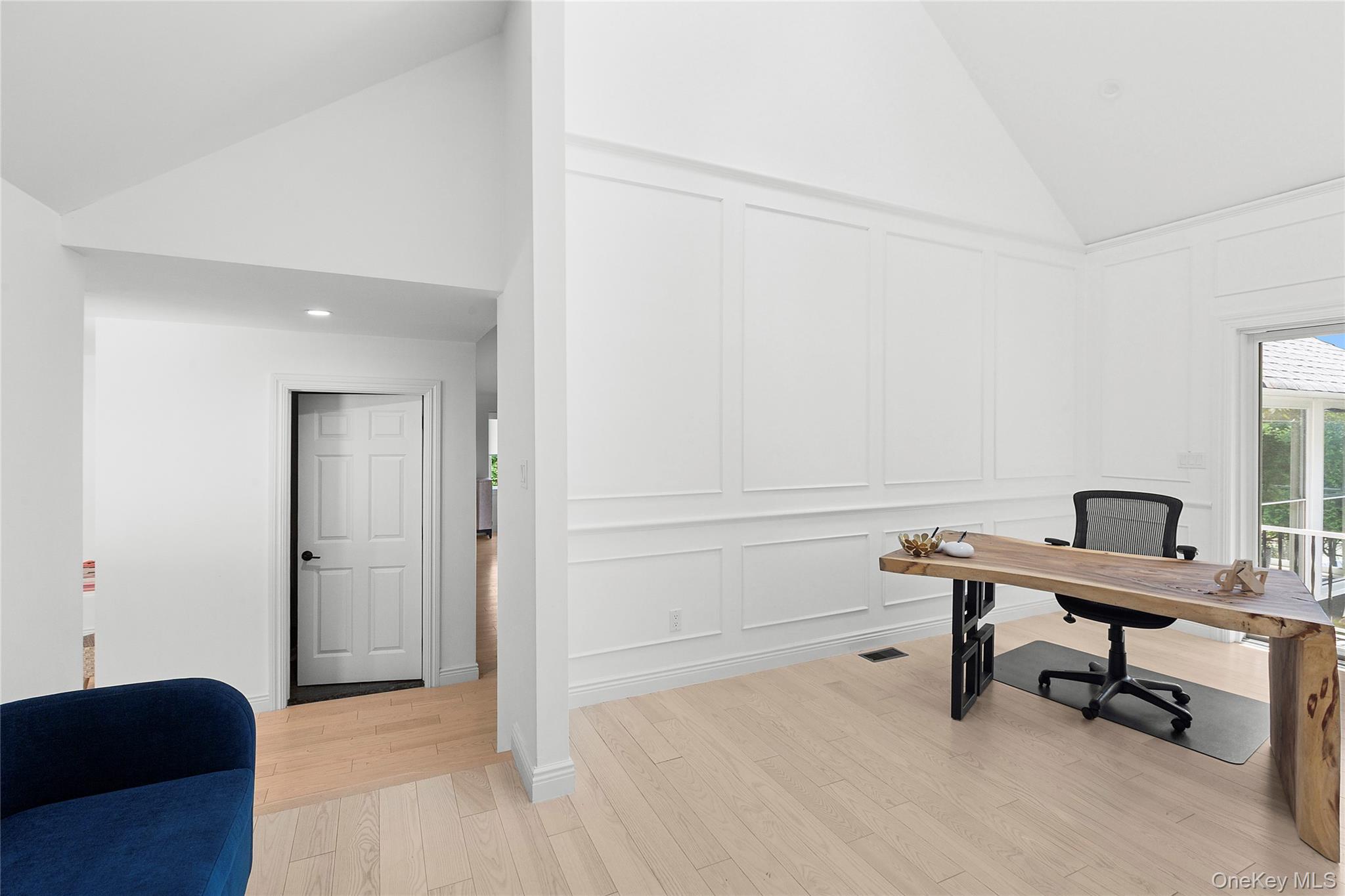 141 Middle Pond Road, Southampton, NY 11968