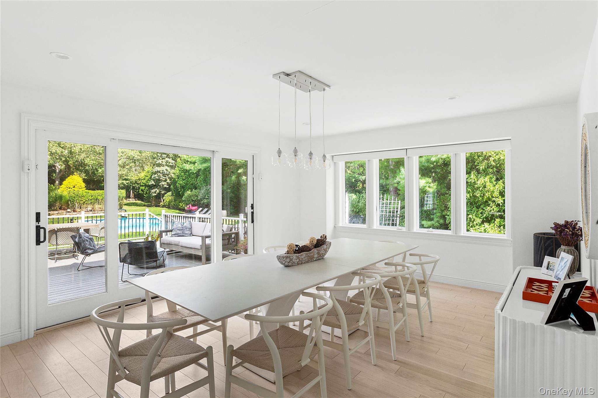 141 Middle Pond Road, Southampton, NY 11968