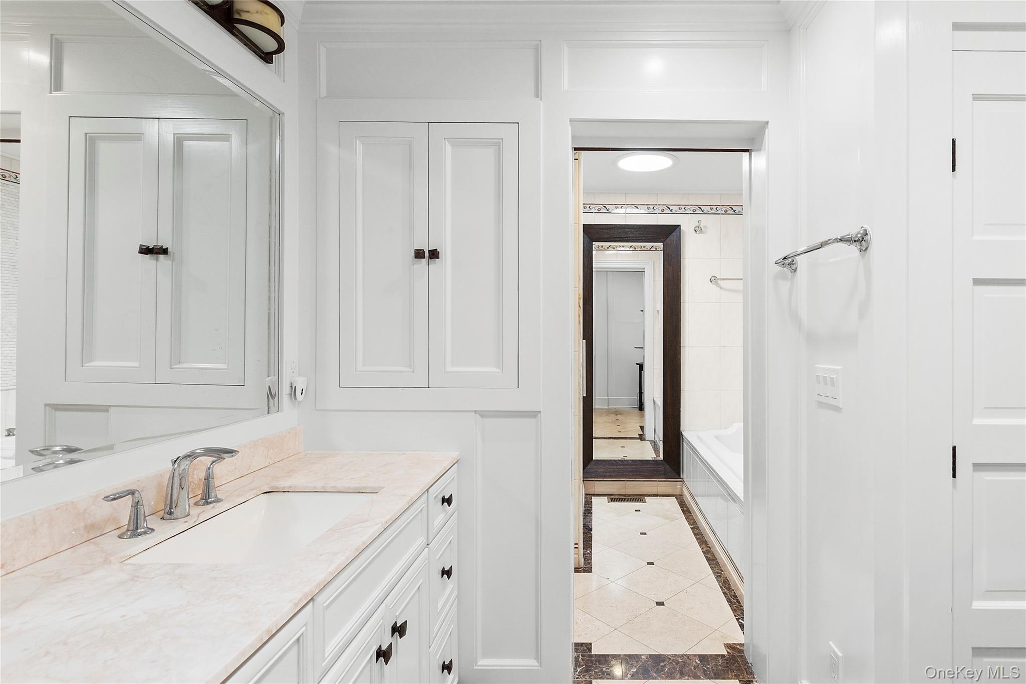 141 Middle Pond Road, Southampton, NY 11968