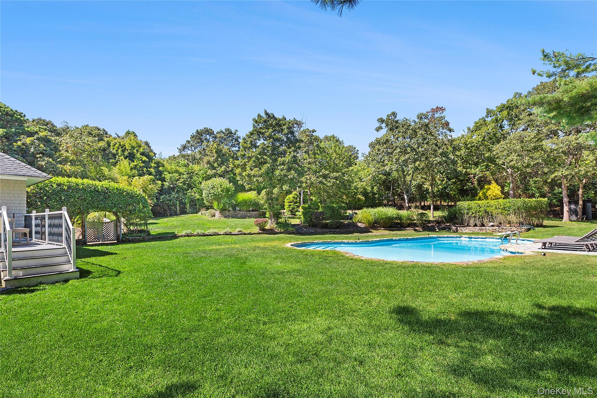 141 Middle Pond Road, Southampton, NY 11968