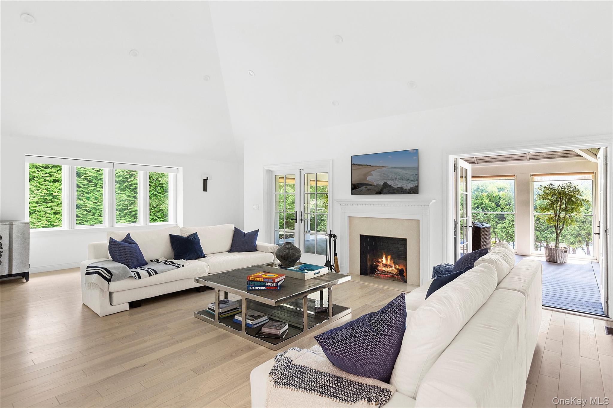 141 Middle Pond Road, Southampton, NY 11968