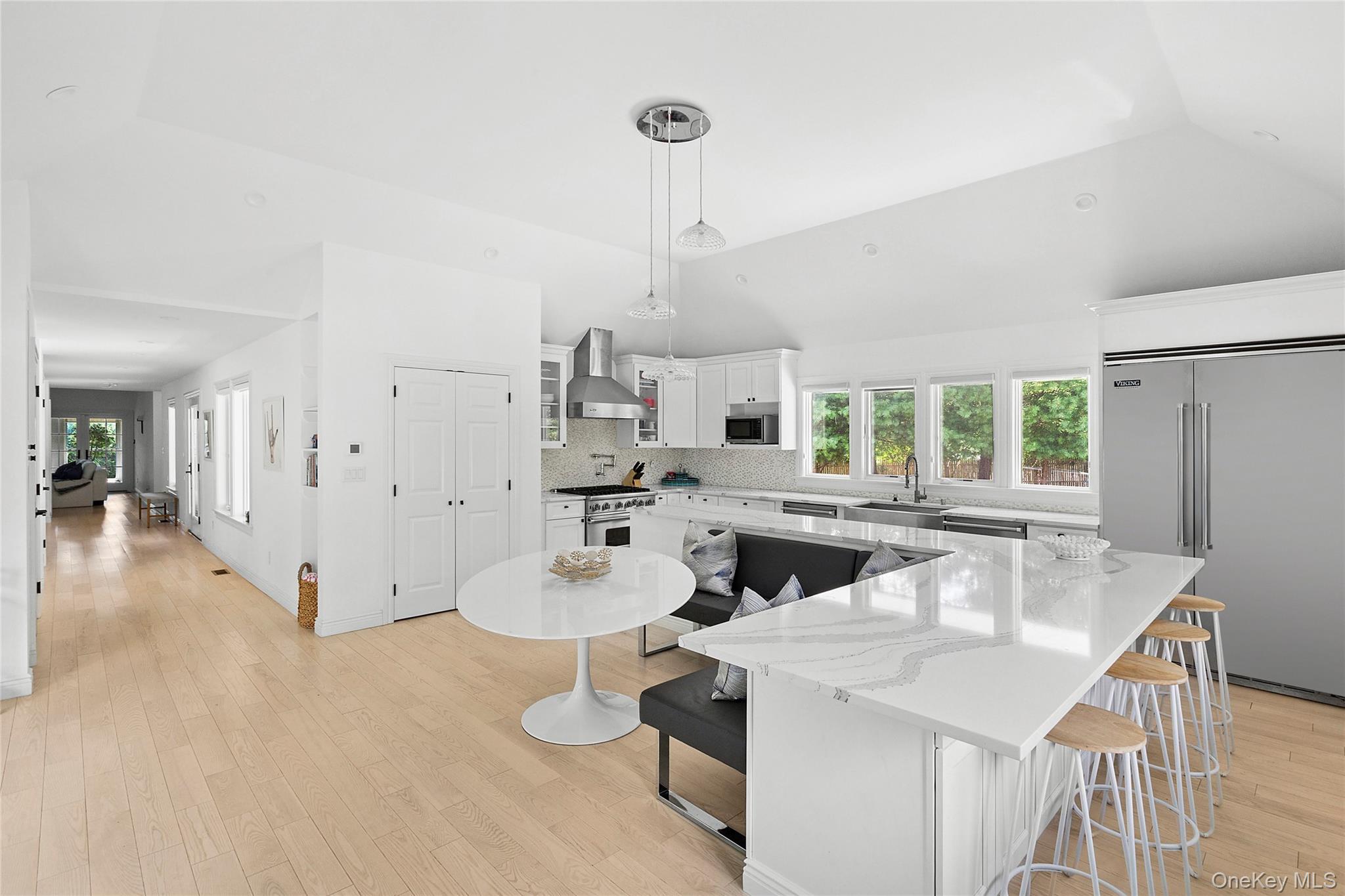 141 Middle Pond Road, Southampton, NY 11968