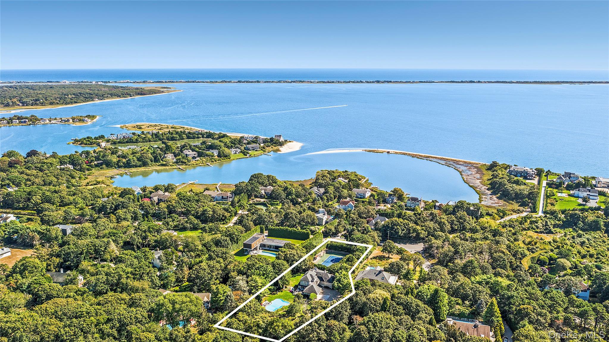 141 Middle Pond Road, Southampton, NY 11968