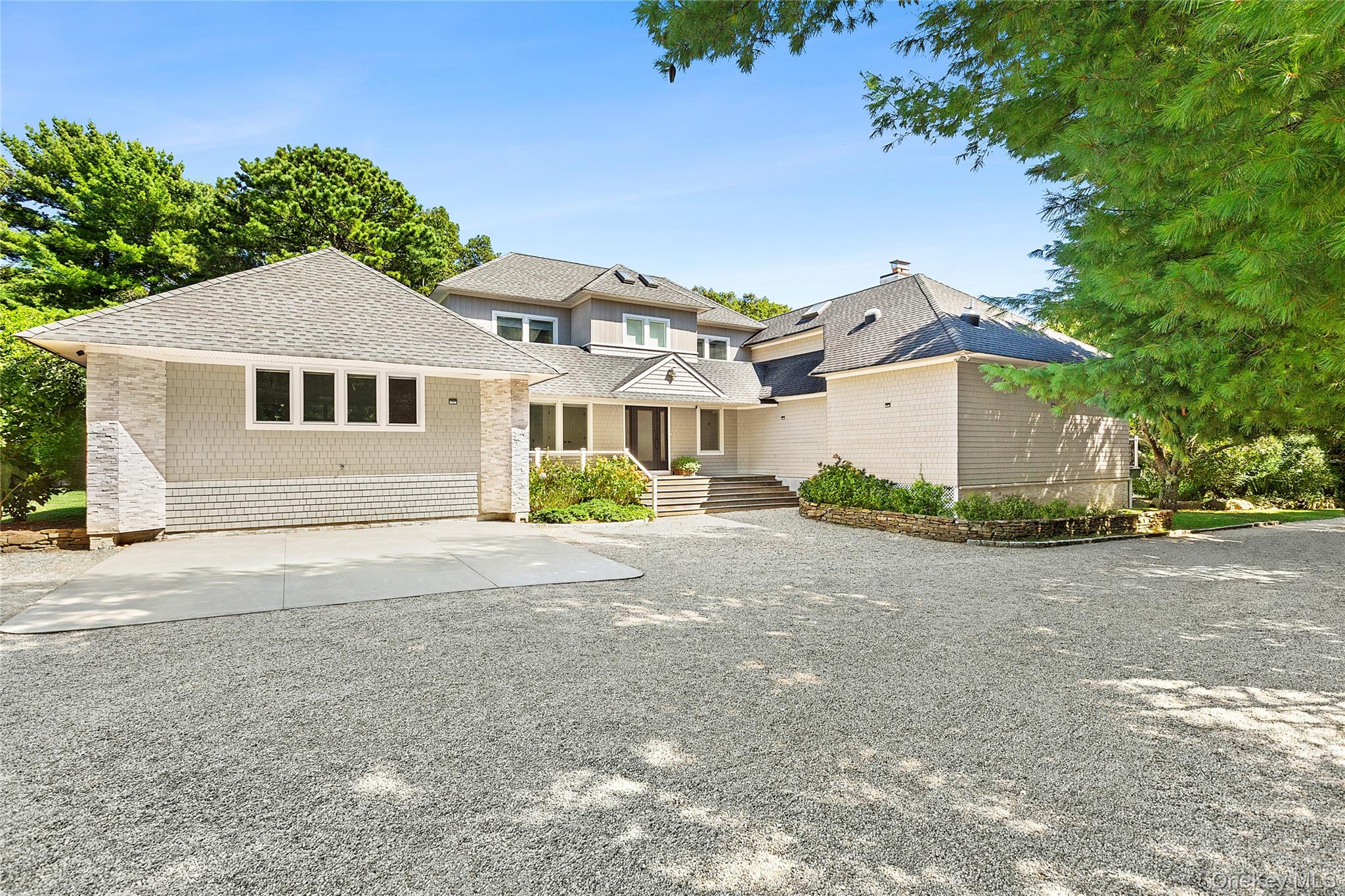 141 Middle Pond Road, Southampton, NY 11968