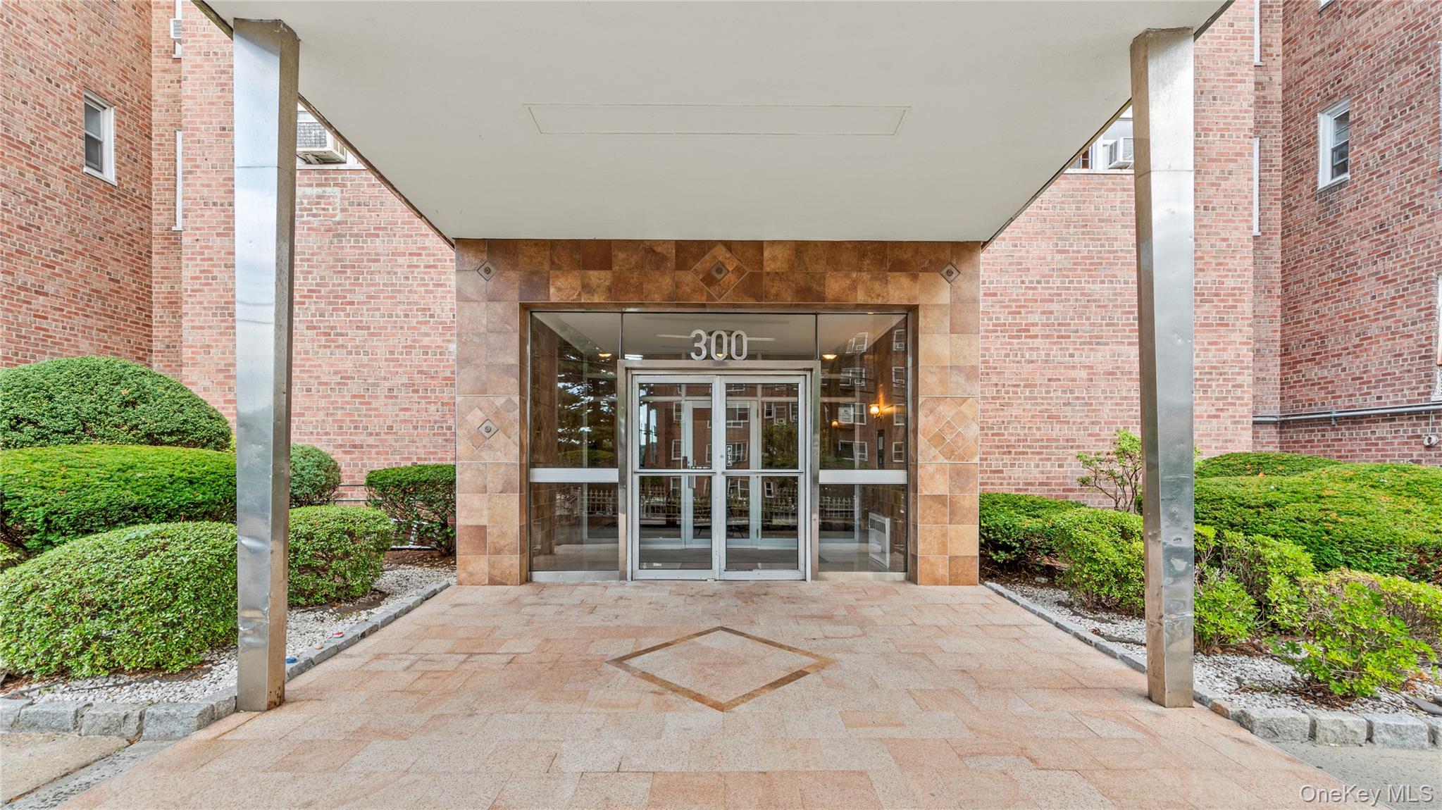 300 N Broadway # 2H, Yonkers, NY 10701