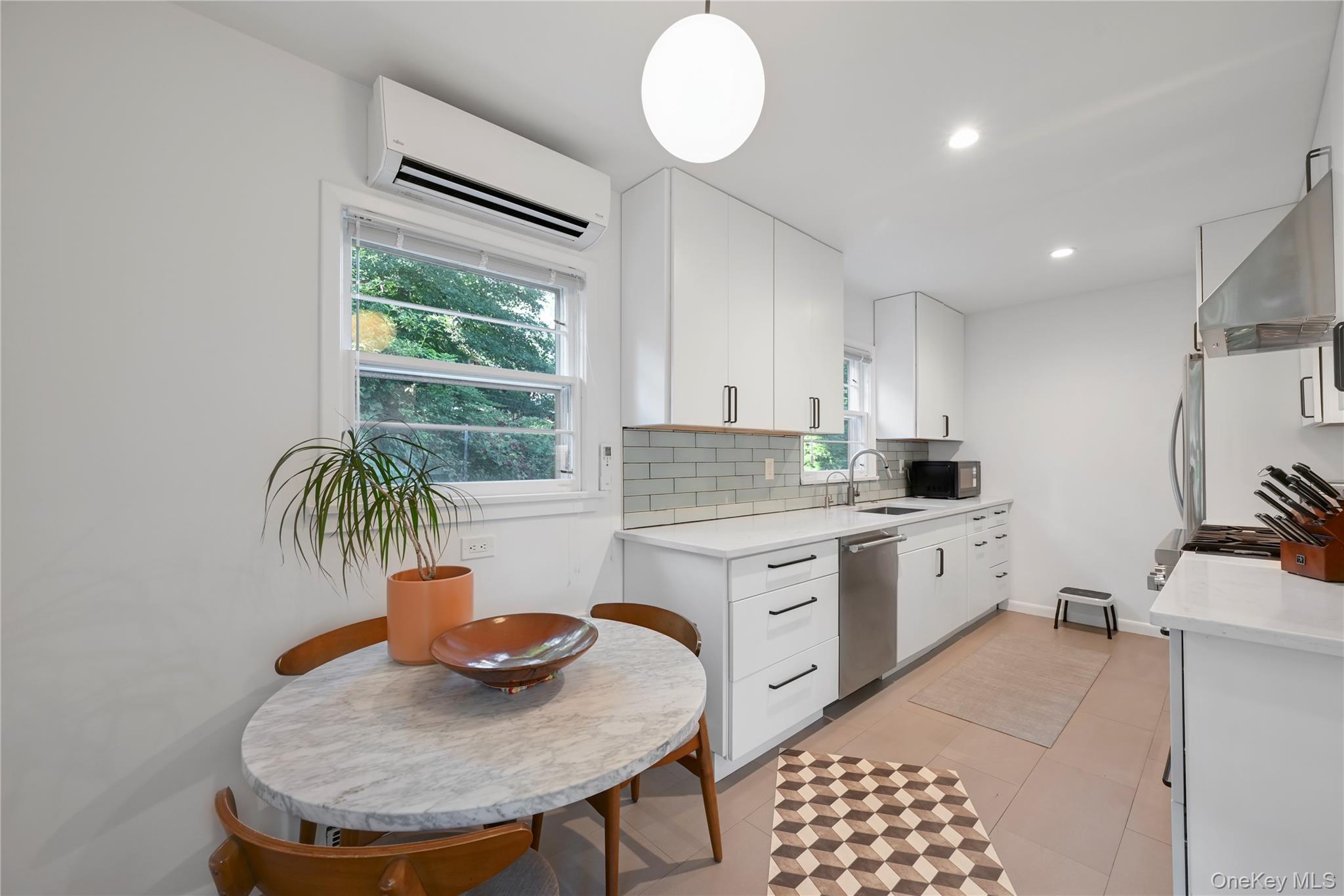 47 Mountainview Dr., Tomkins Cove, NY 10986