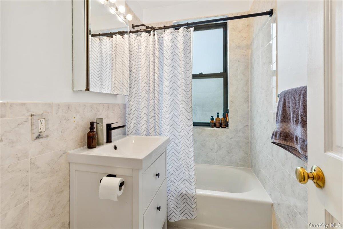 167 Centre Avenue # 3E, New Rochelle, NY 10805