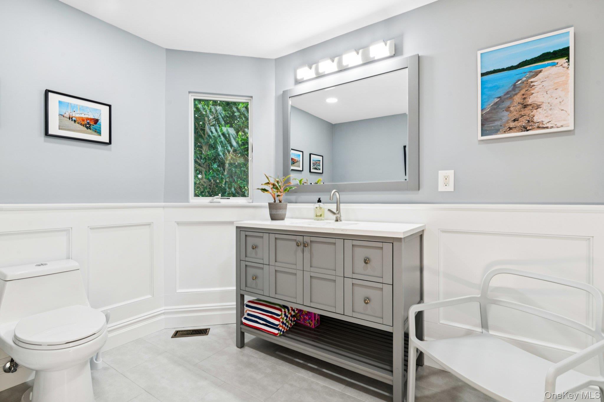 19 Oak Point Drive N, Bayville, NY 11709