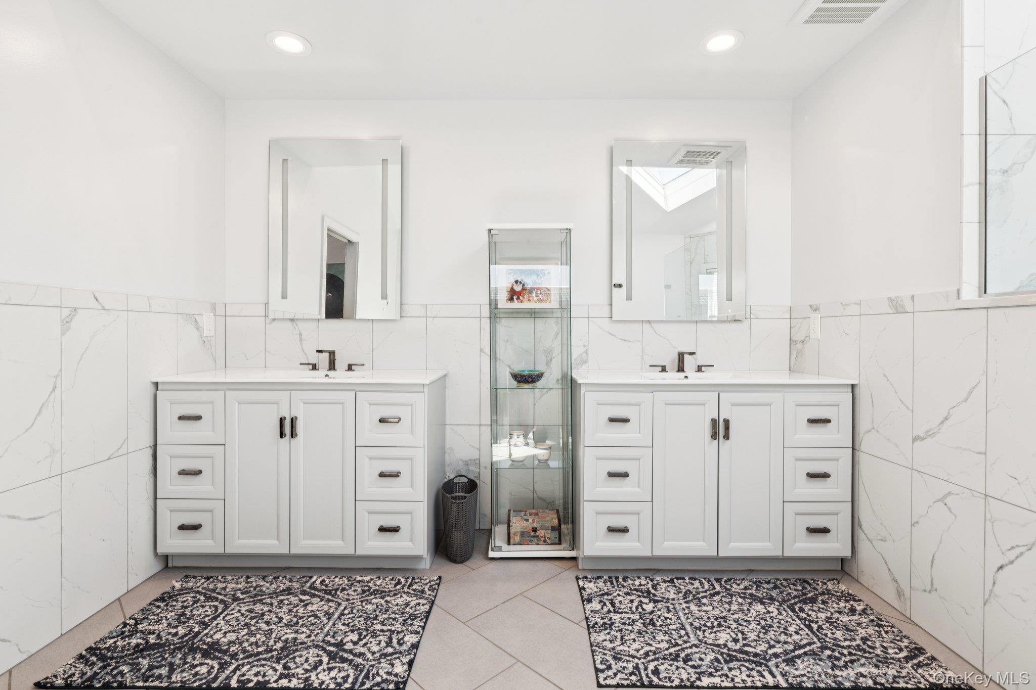 19 Oak Point Drive N, Bayville, NY 11709