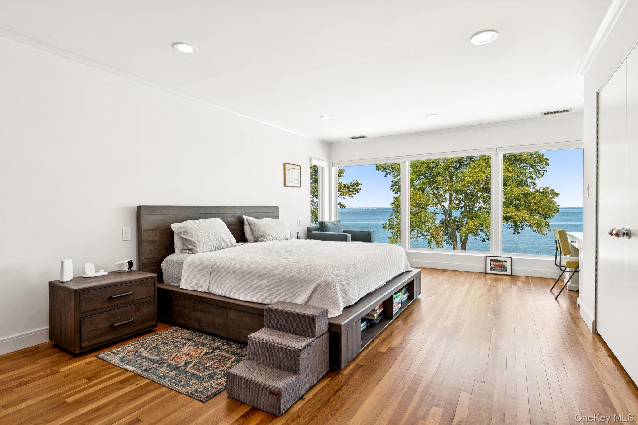 19 Oak Point Drive N, Bayville, NY 11709