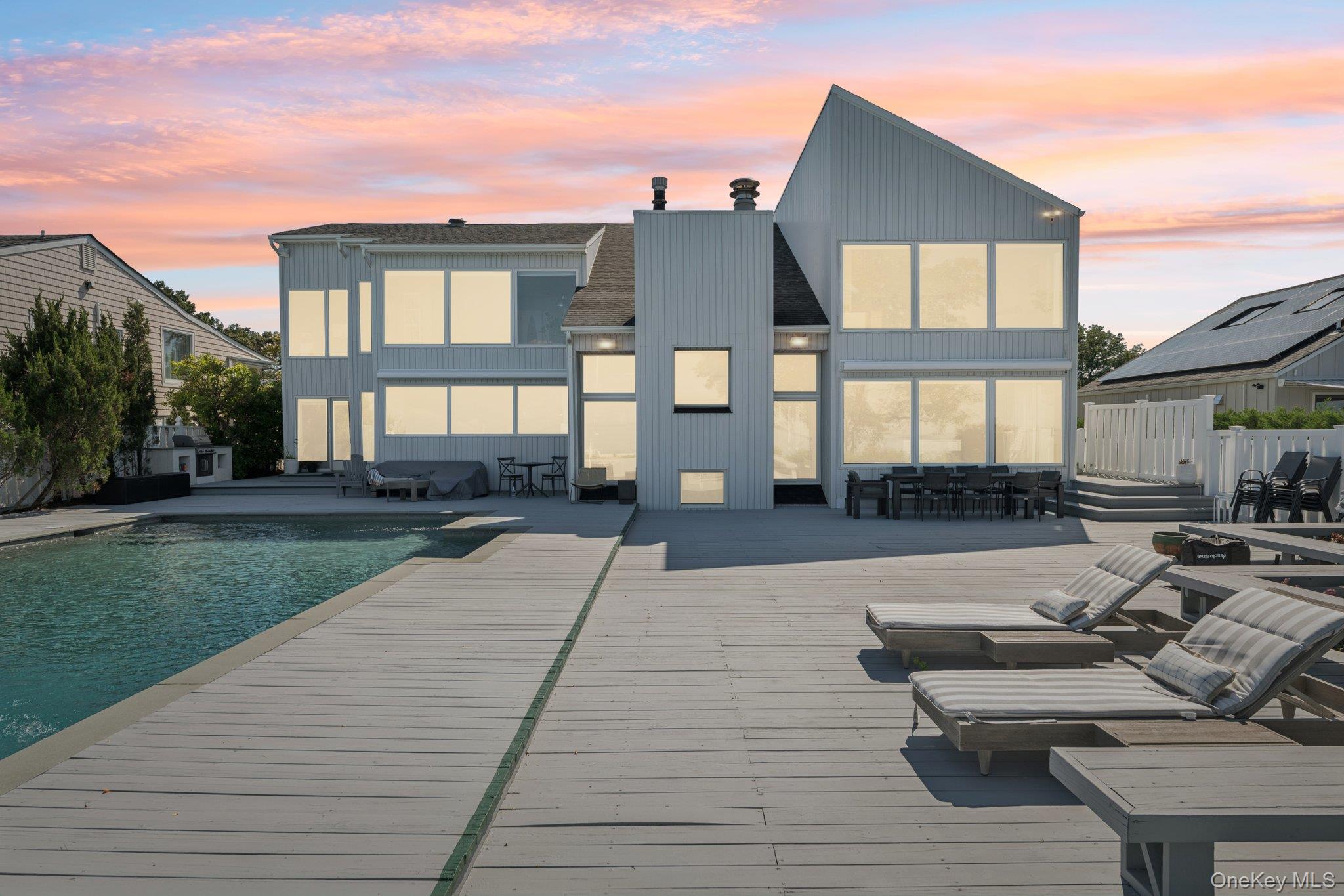 19 Oak Point Drive N, Bayville, NY 11709