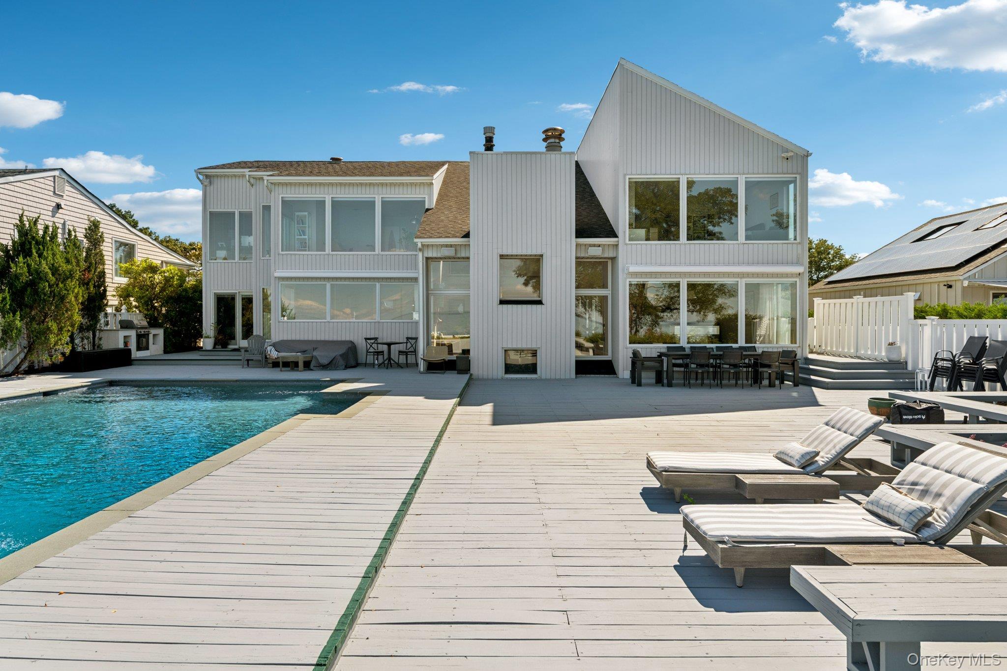 19 Oak Point Drive N, Bayville, NY 11709