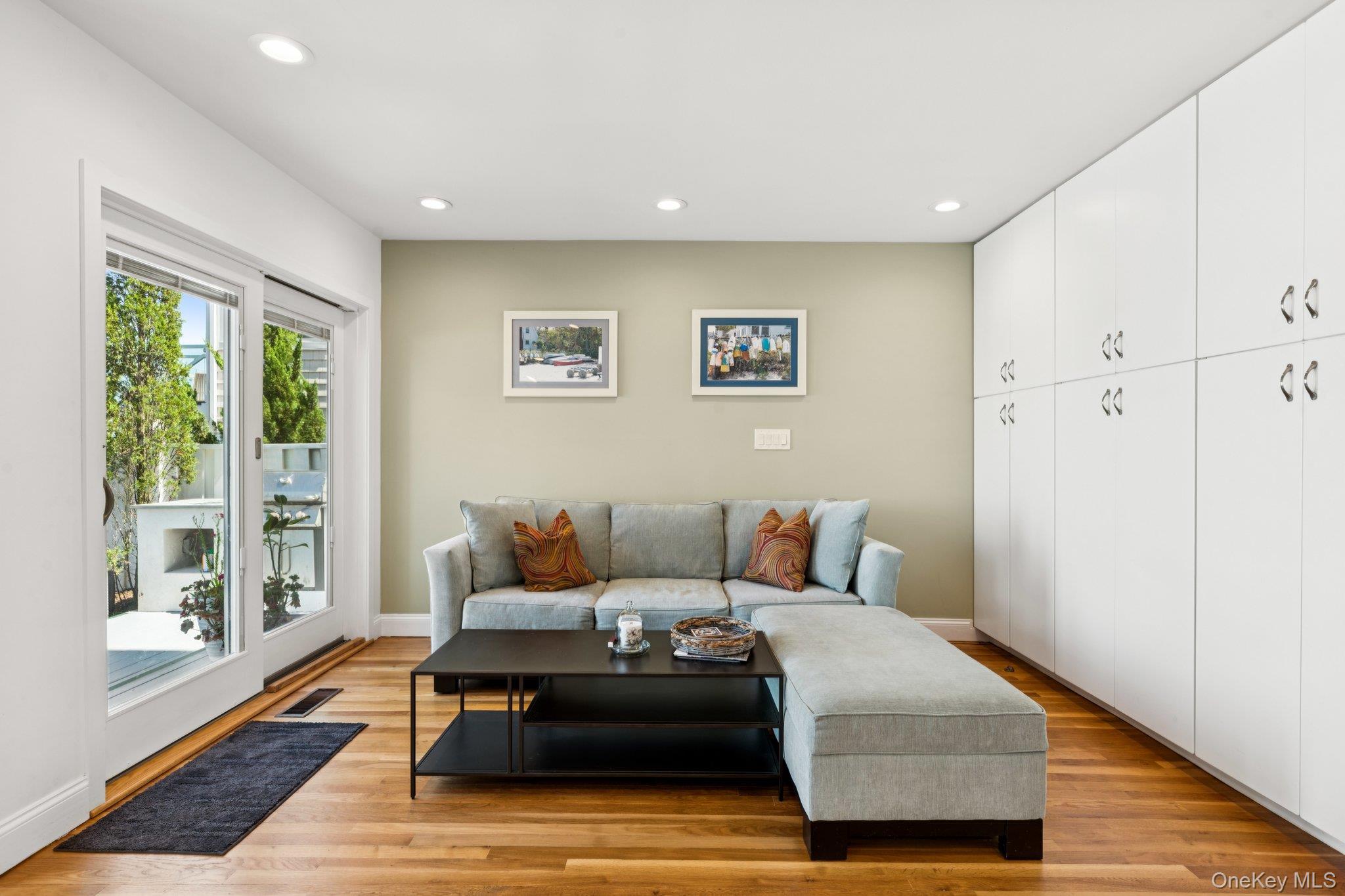 19 Oak Point Drive N, Bayville, NY 11709