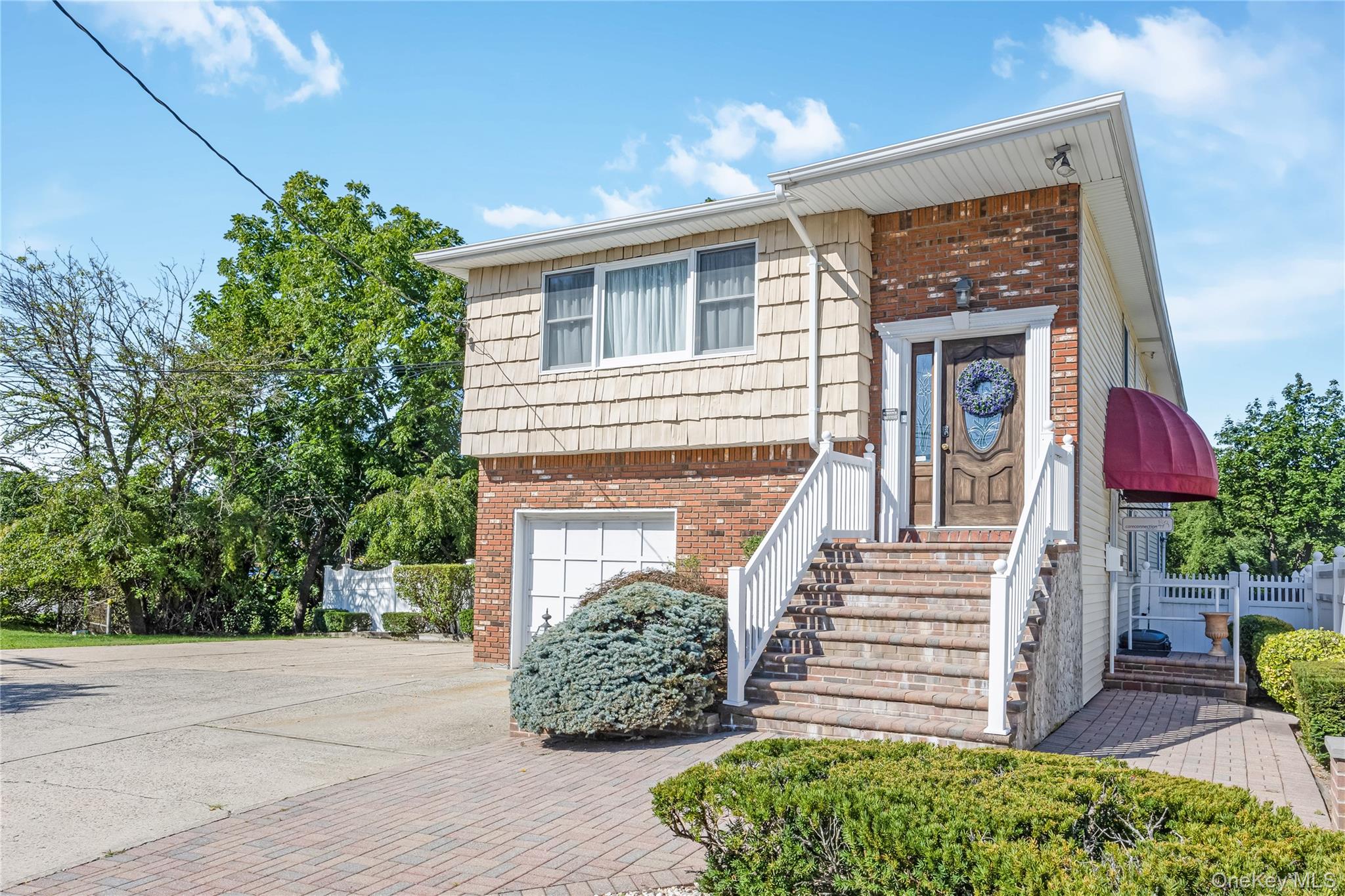 1100 Wantagh, Wantagh, NY 11793