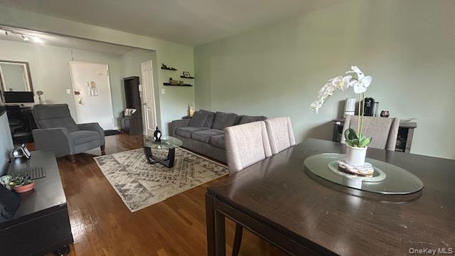 84-01 Main Street # 627, Briarwood, NY 11435