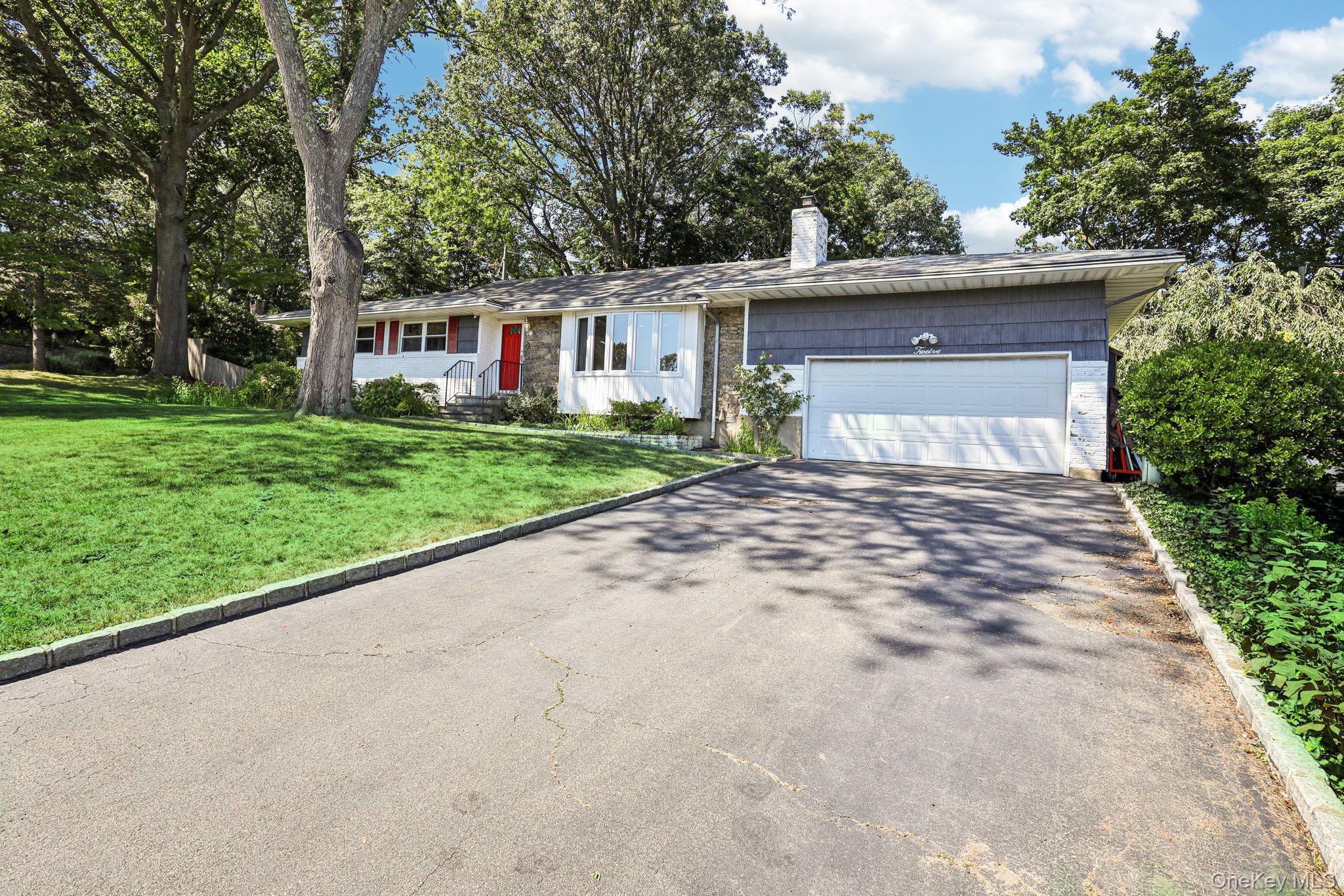 12 Manning Road, Glen Cove, NY 11542