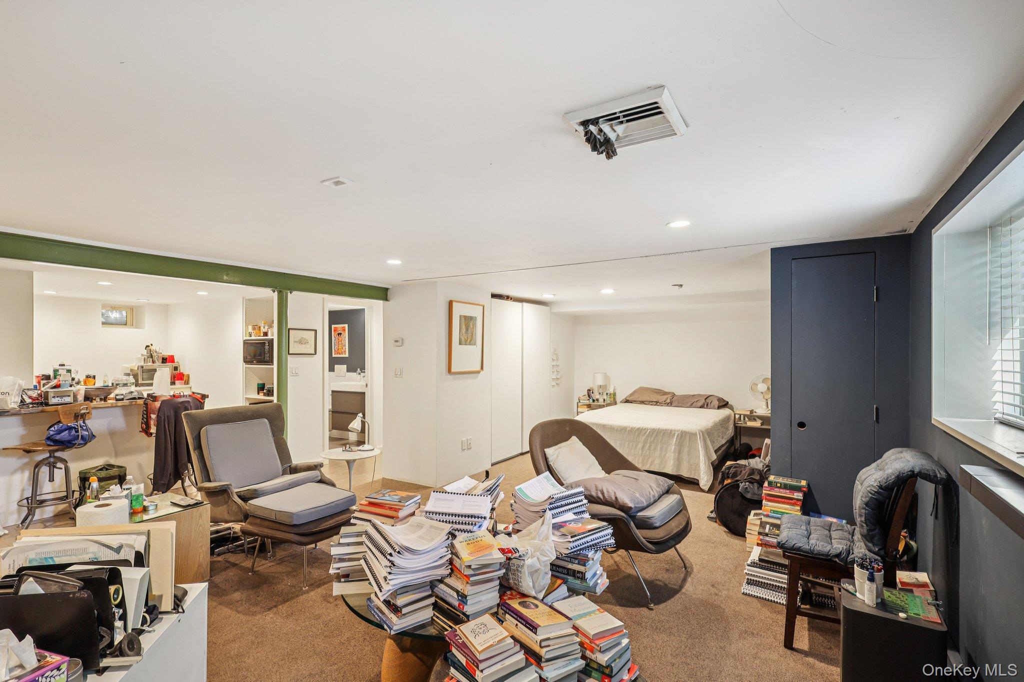 12 Manning Road, Glen Cove, NY 11542