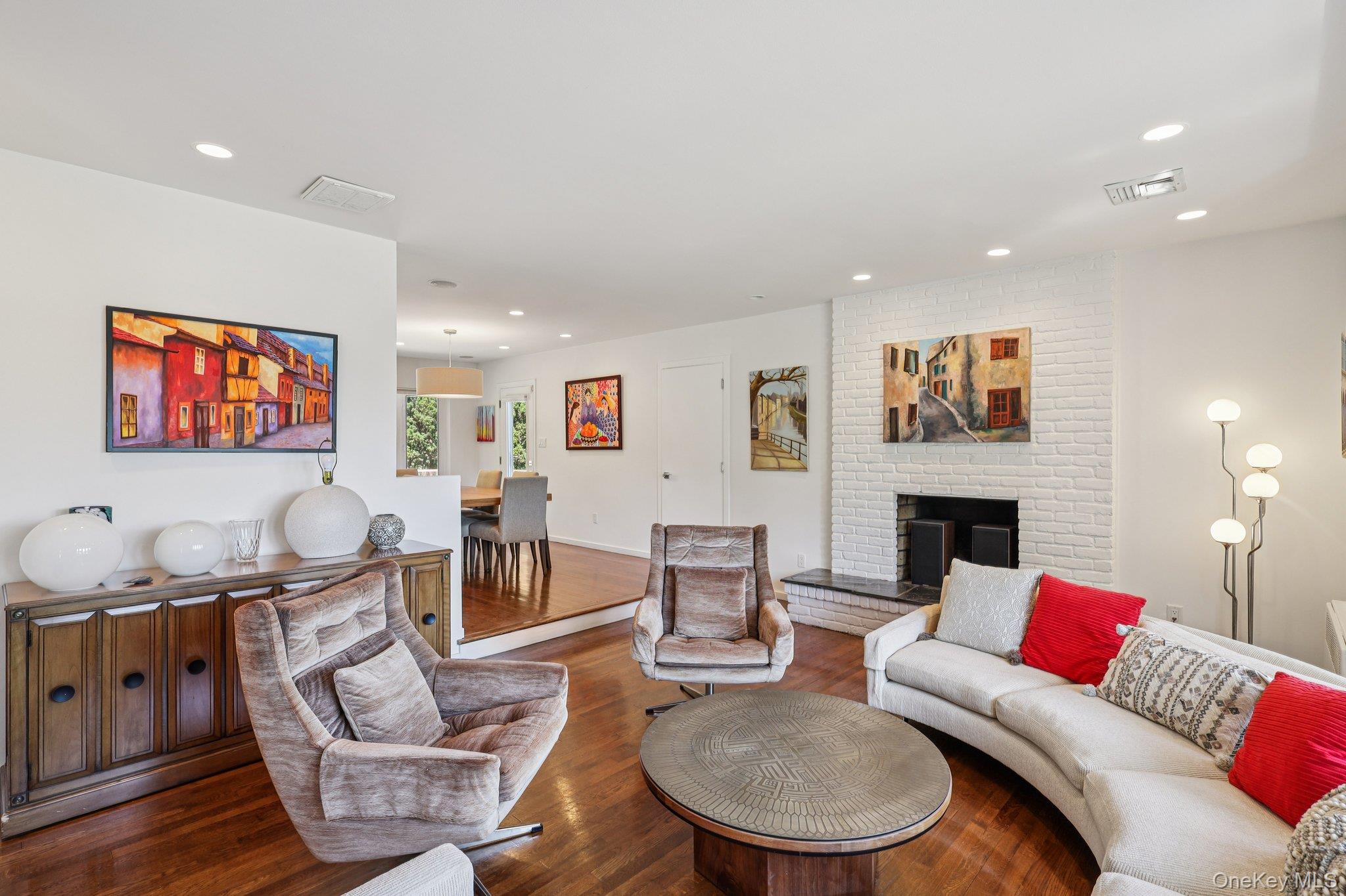 12 Manning Road, Glen Cove, NY 11542