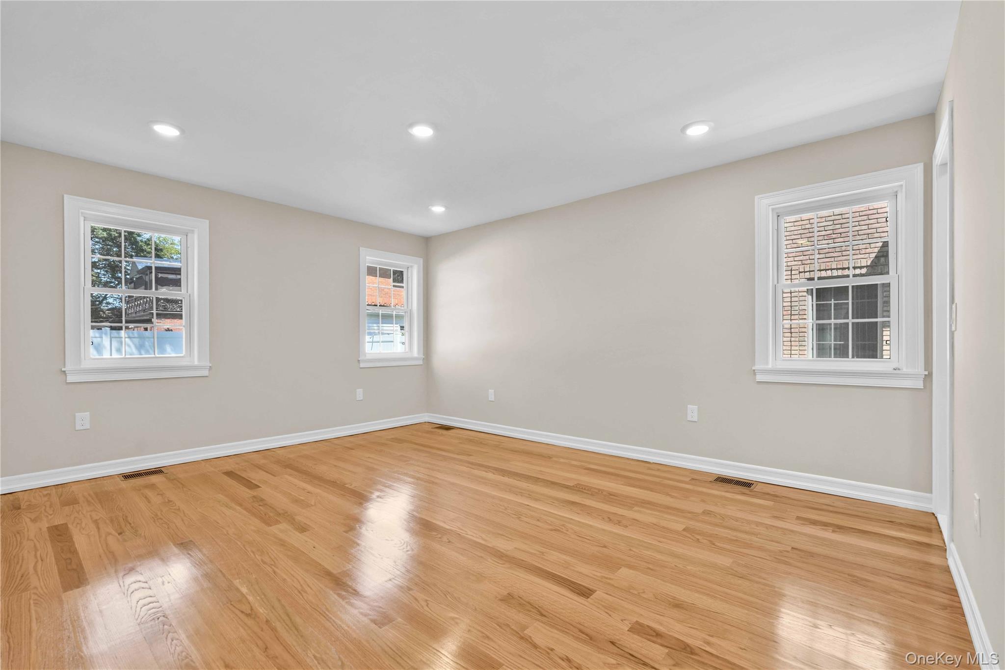 244-89 61st Avenue, Little Neck, NY 11362