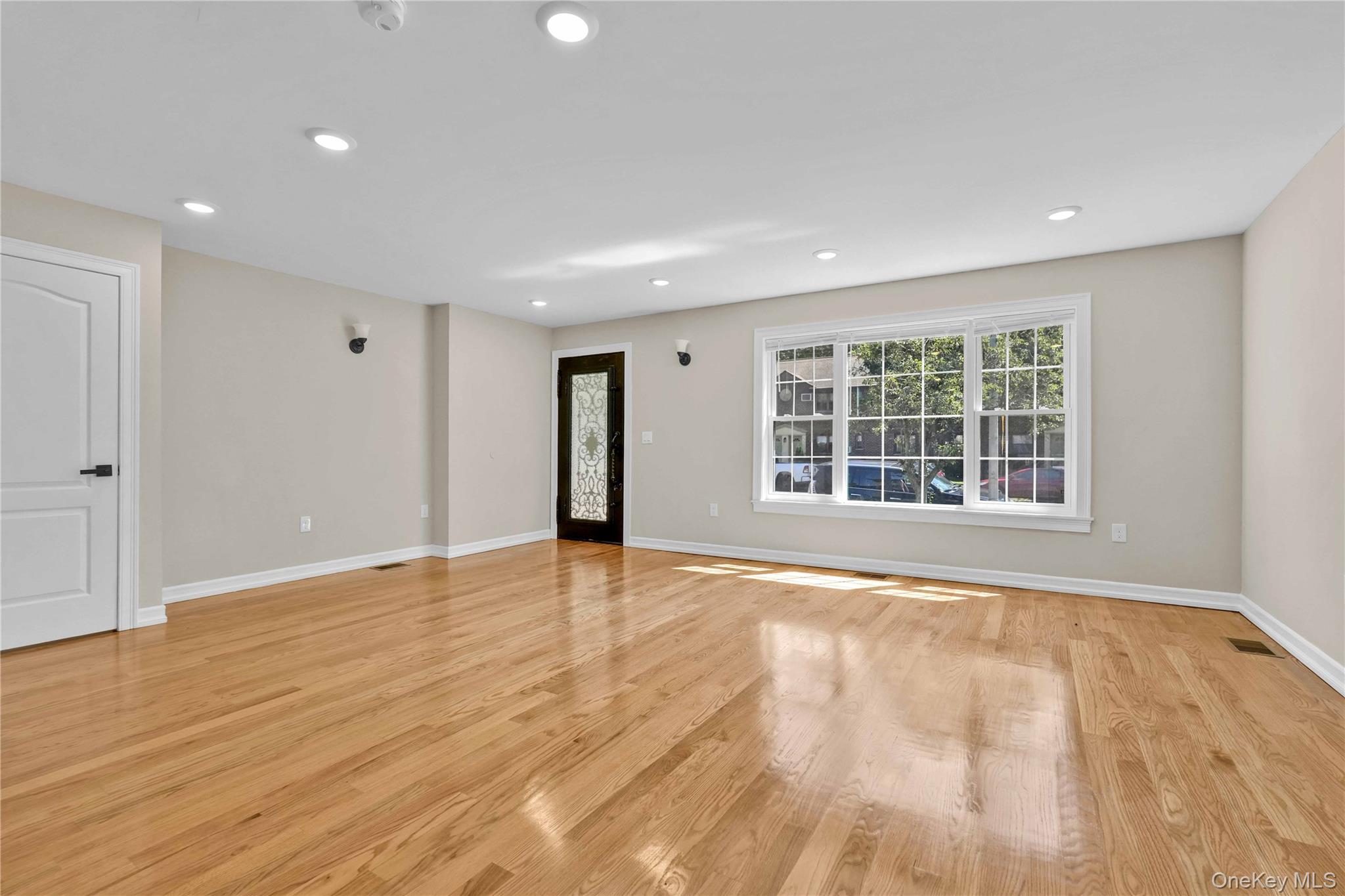 244-89 61st Avenue, Little Neck, NY 11362