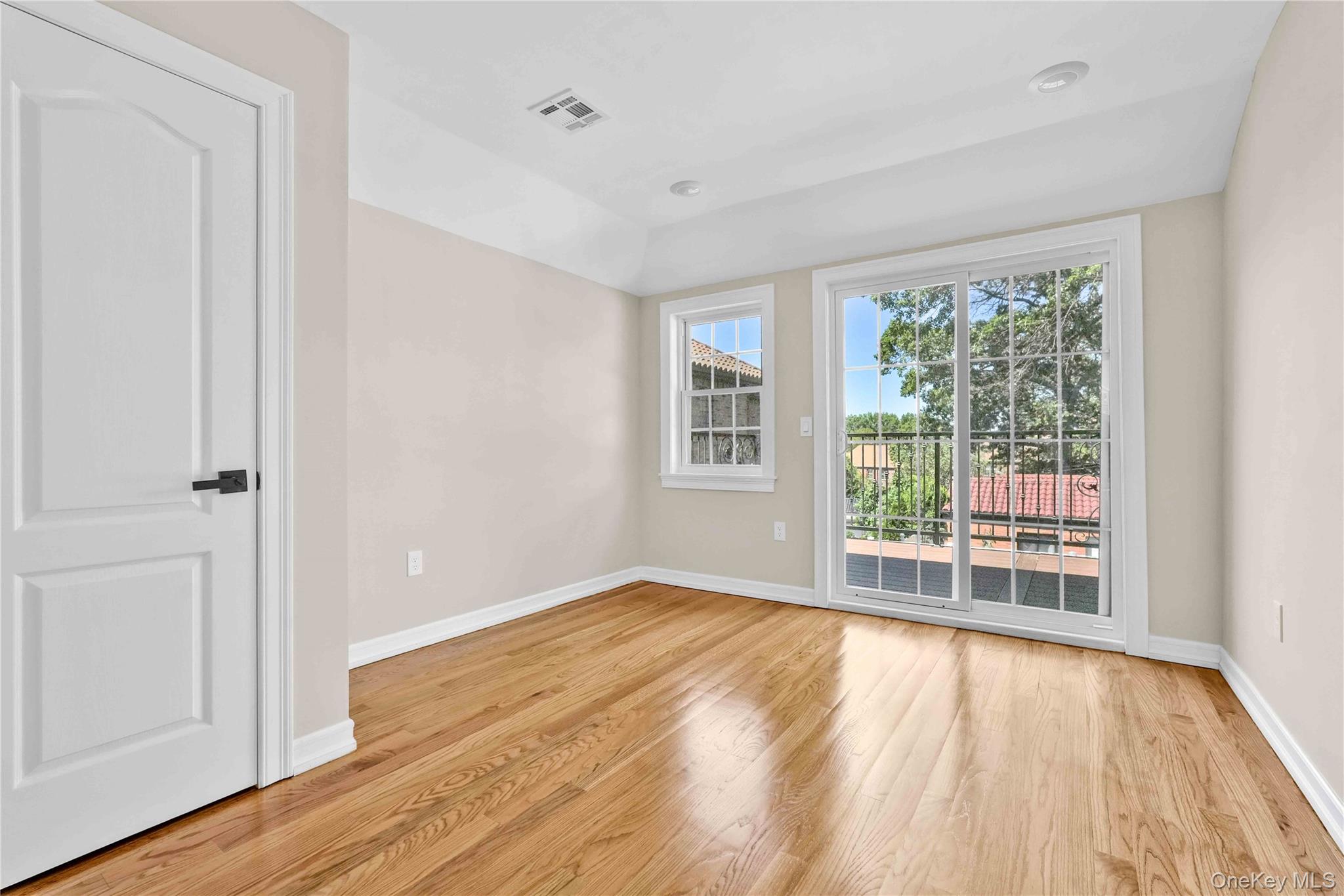 244-89 61st Avenue, Little Neck, NY 11362