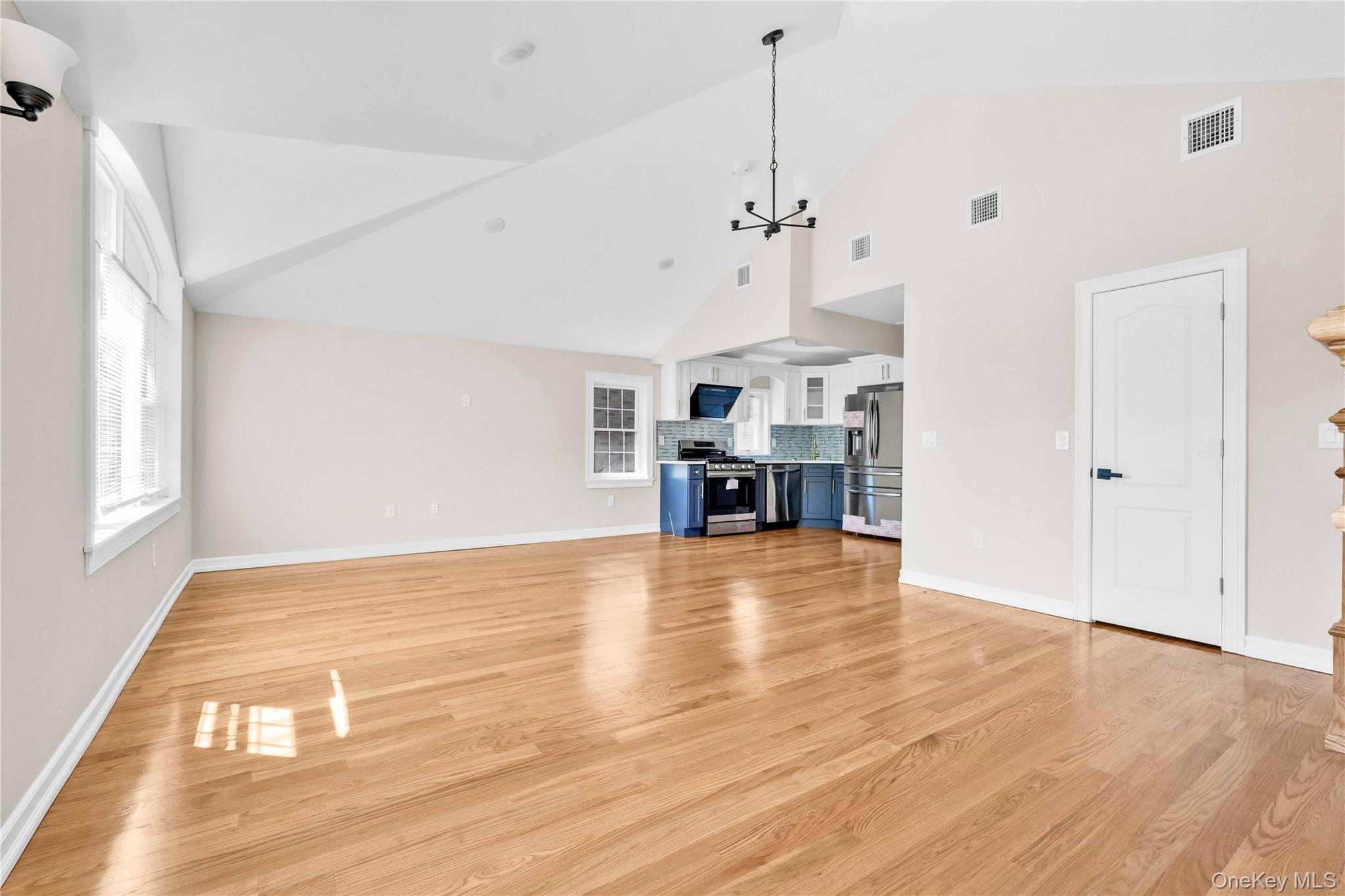 244-89 61st Avenue, Little Neck, NY 11362