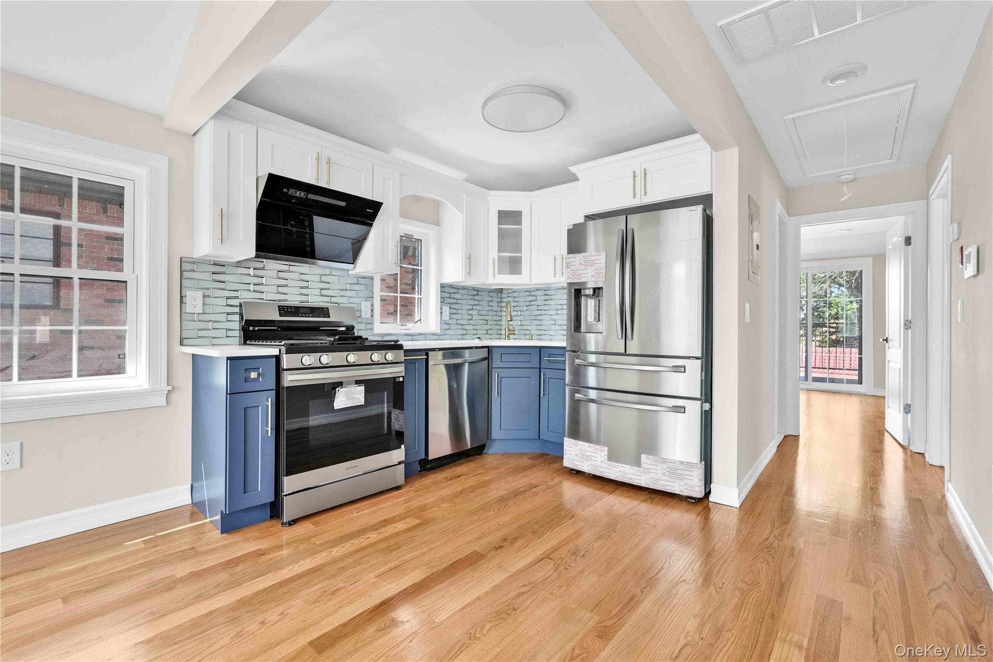 244-89 61st Avenue, Little Neck, NY 11362