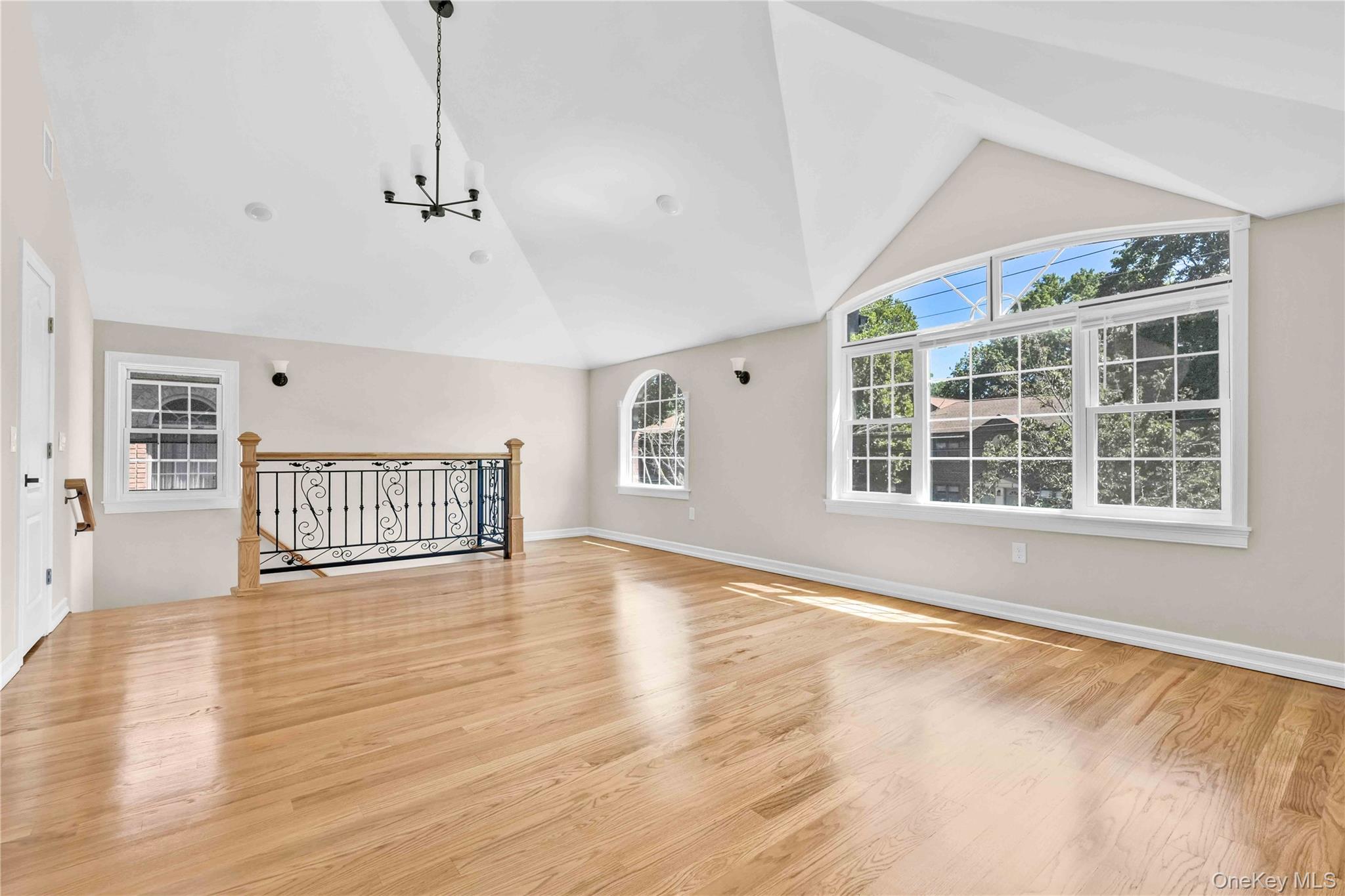 244-89 61st Avenue, Little Neck, NY 11362