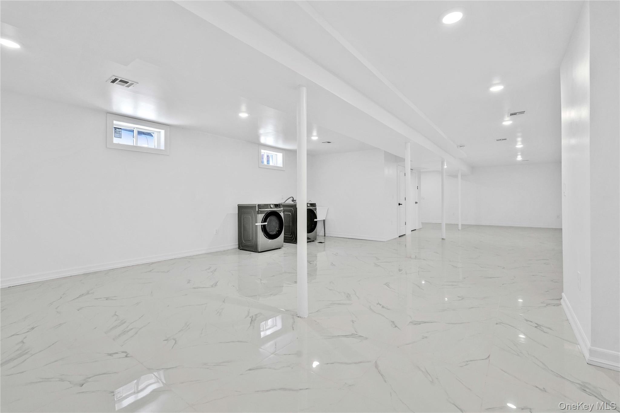 244-89 61st Avenue, Little Neck, NY 11362