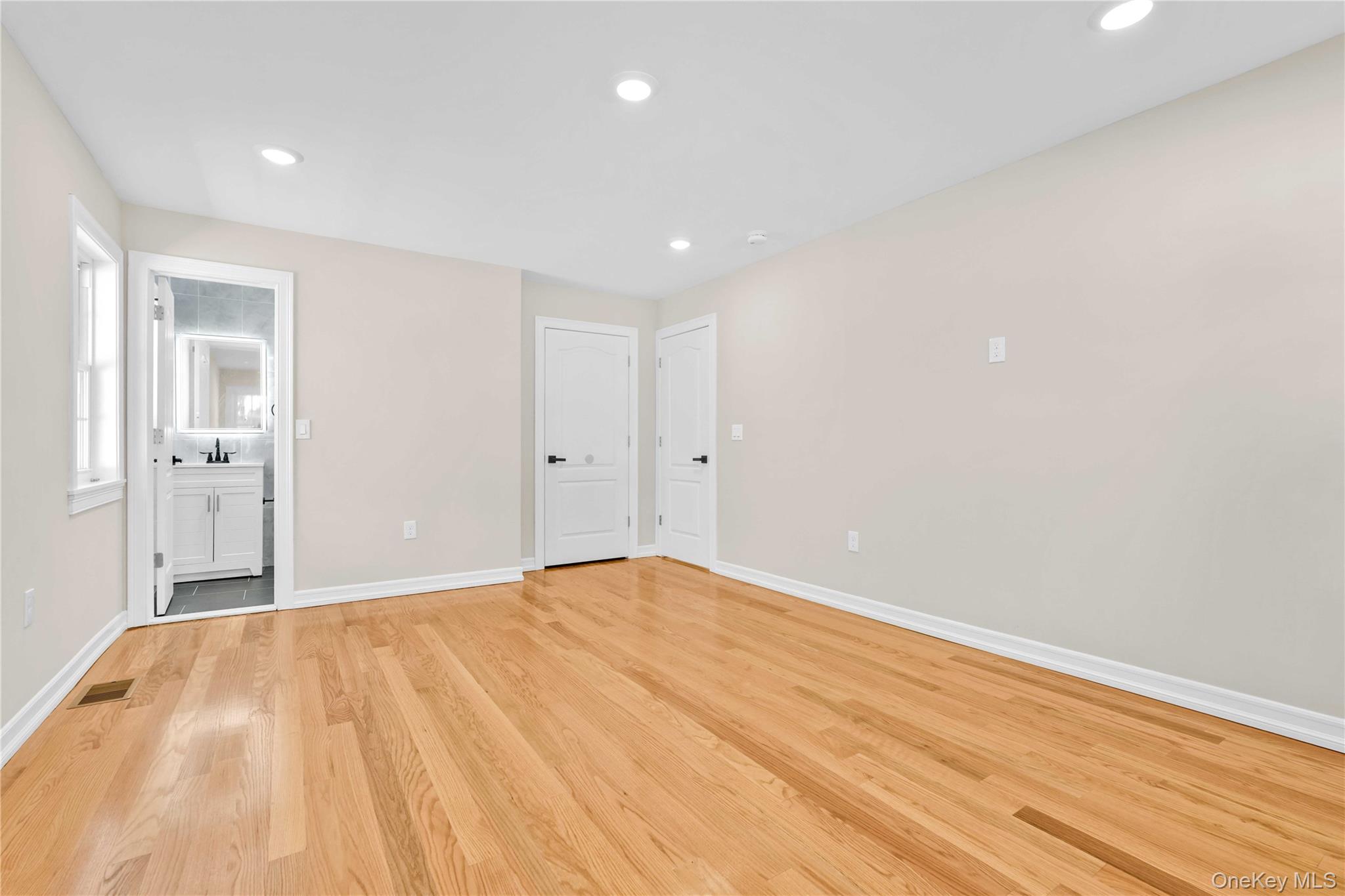 244-89 61st Avenue, Little Neck, NY 11362