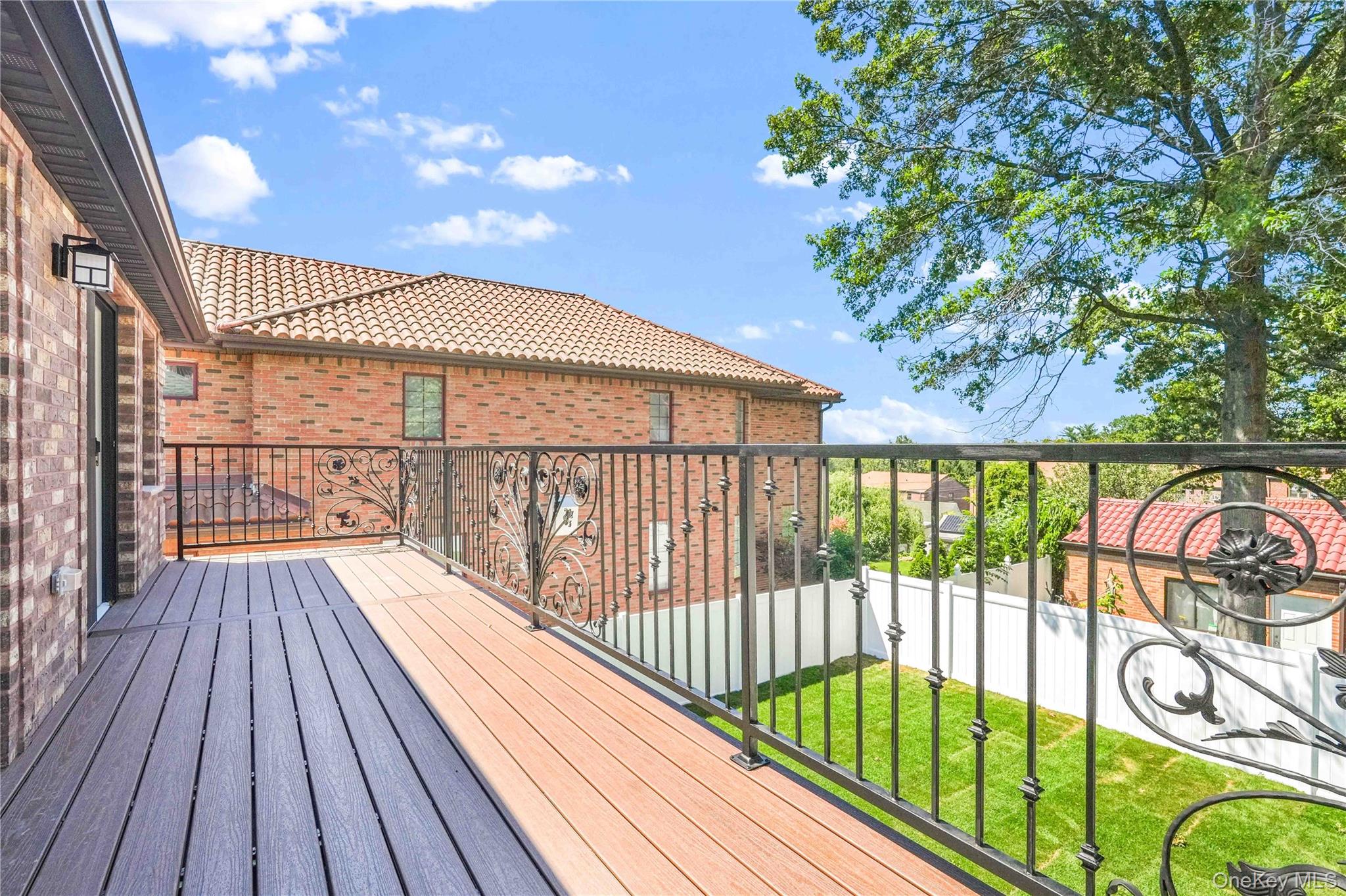 244-89 61st Avenue, Little Neck, NY 11362