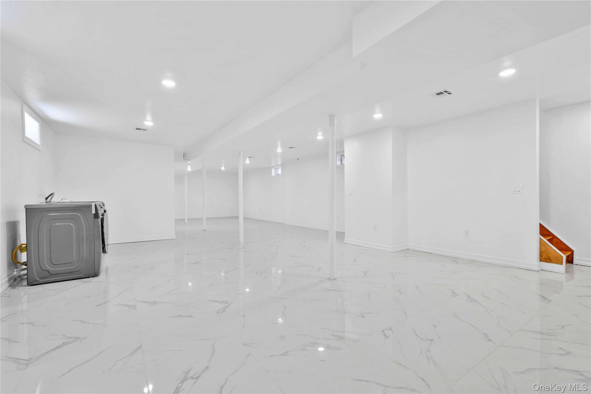 244-89 61st Avenue, Little Neck, NY 11362