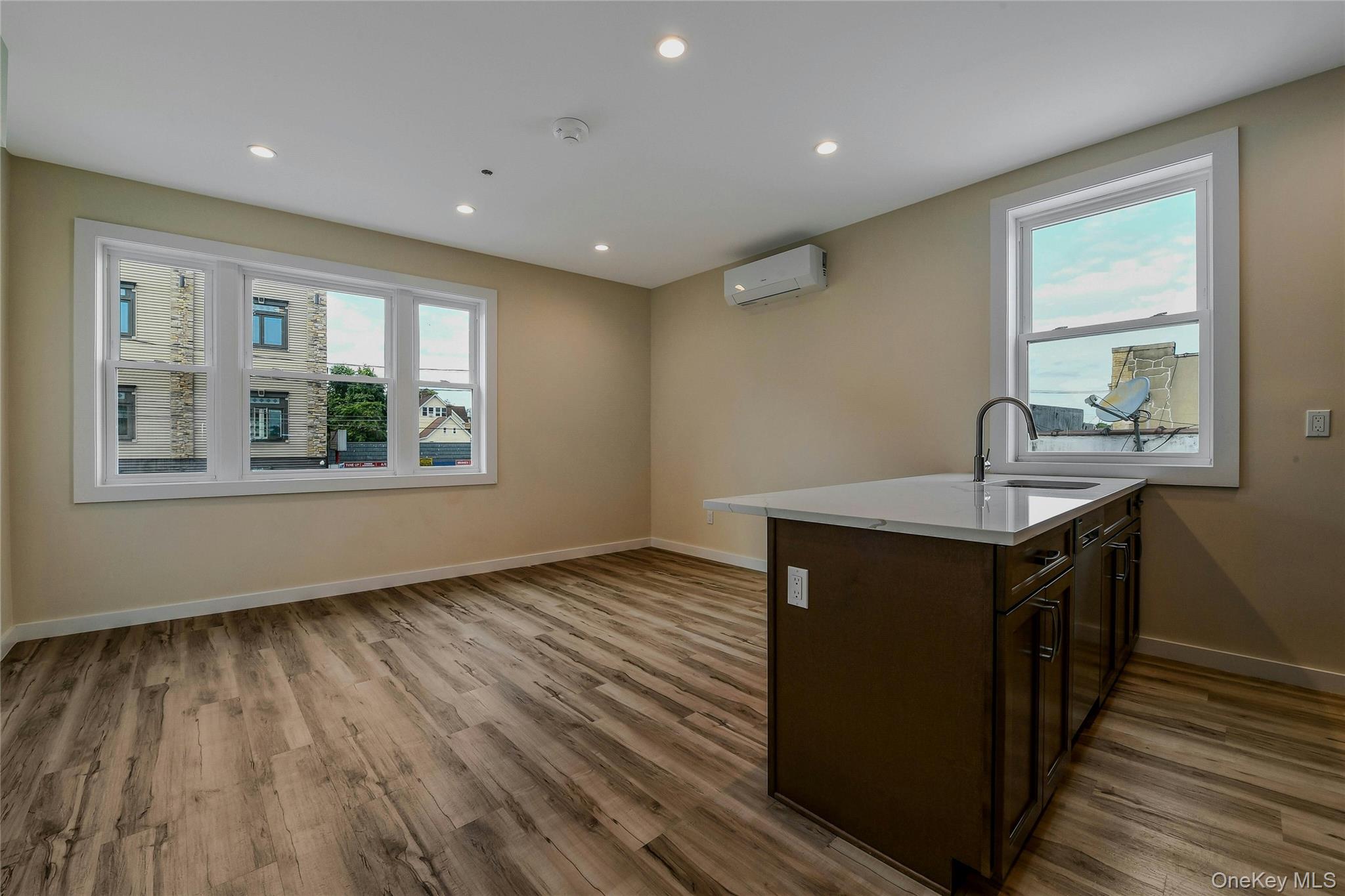 400 New York Avenue, Huntington, NY 11743