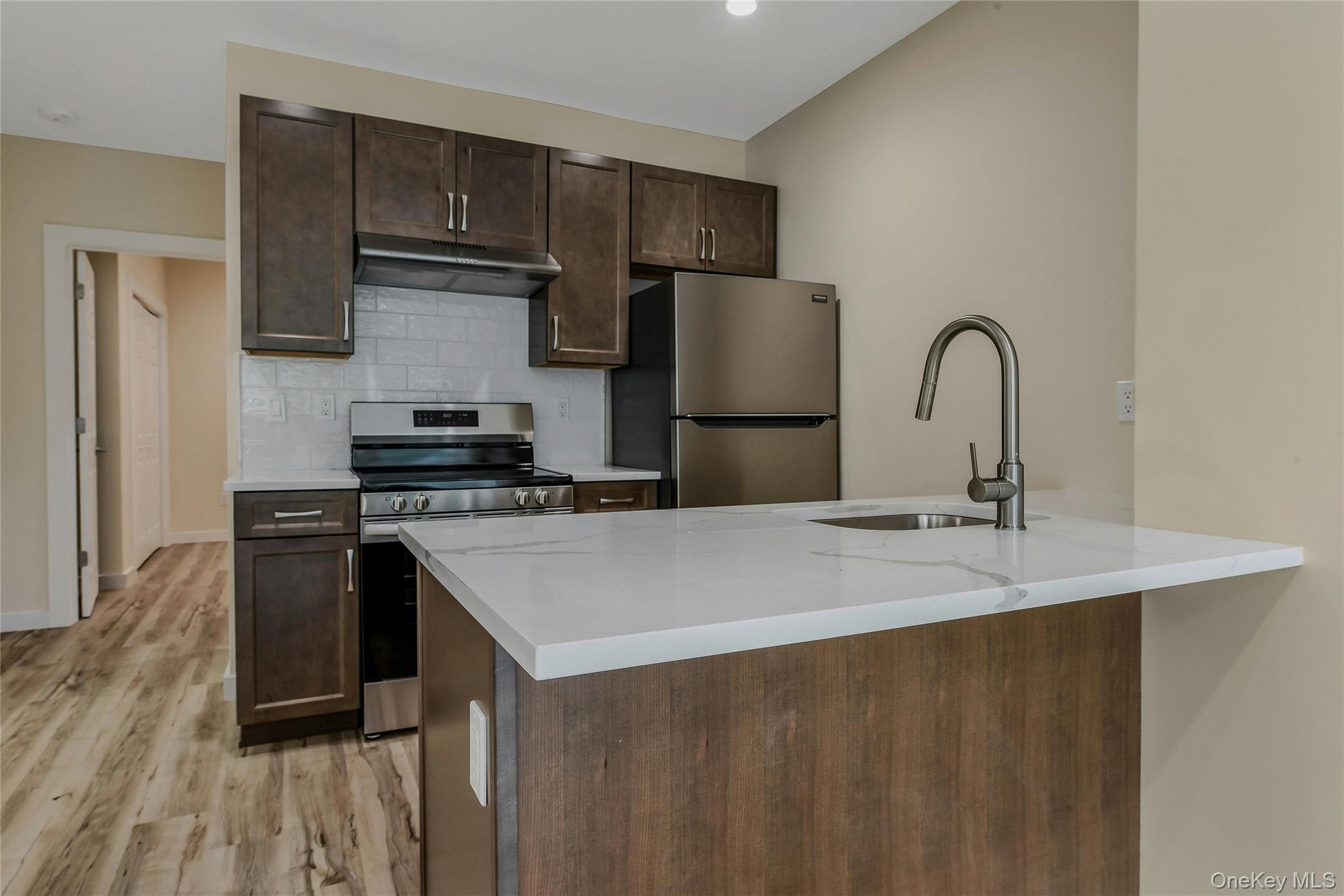 400 New York Avenue, Huntington, NY 11743