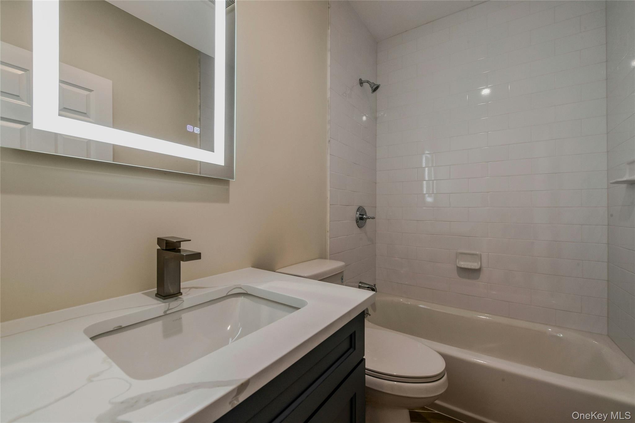 400 New York Avenue, Huntington, NY 11743