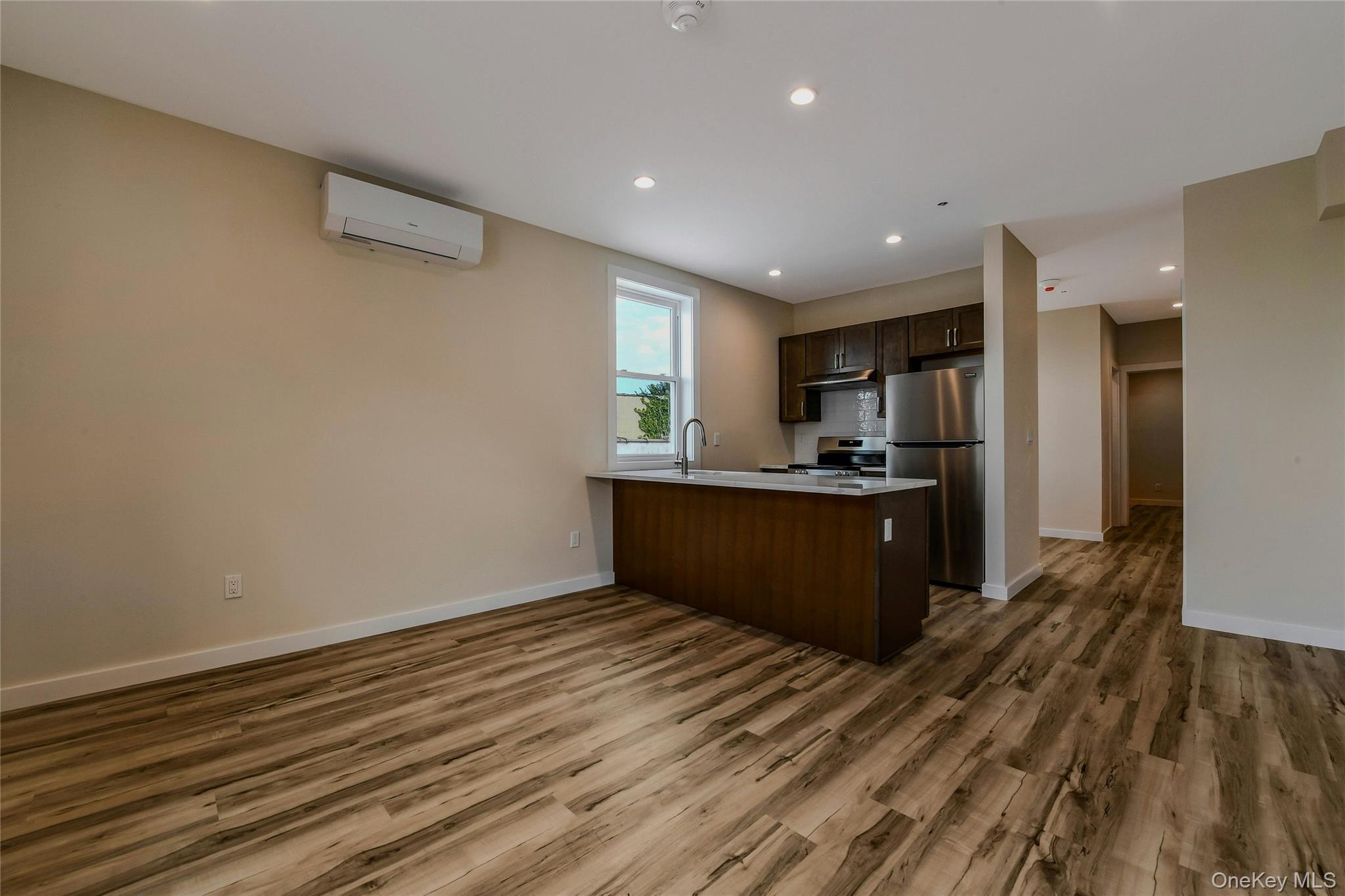 400 New York Avenue, Huntington, NY 11743