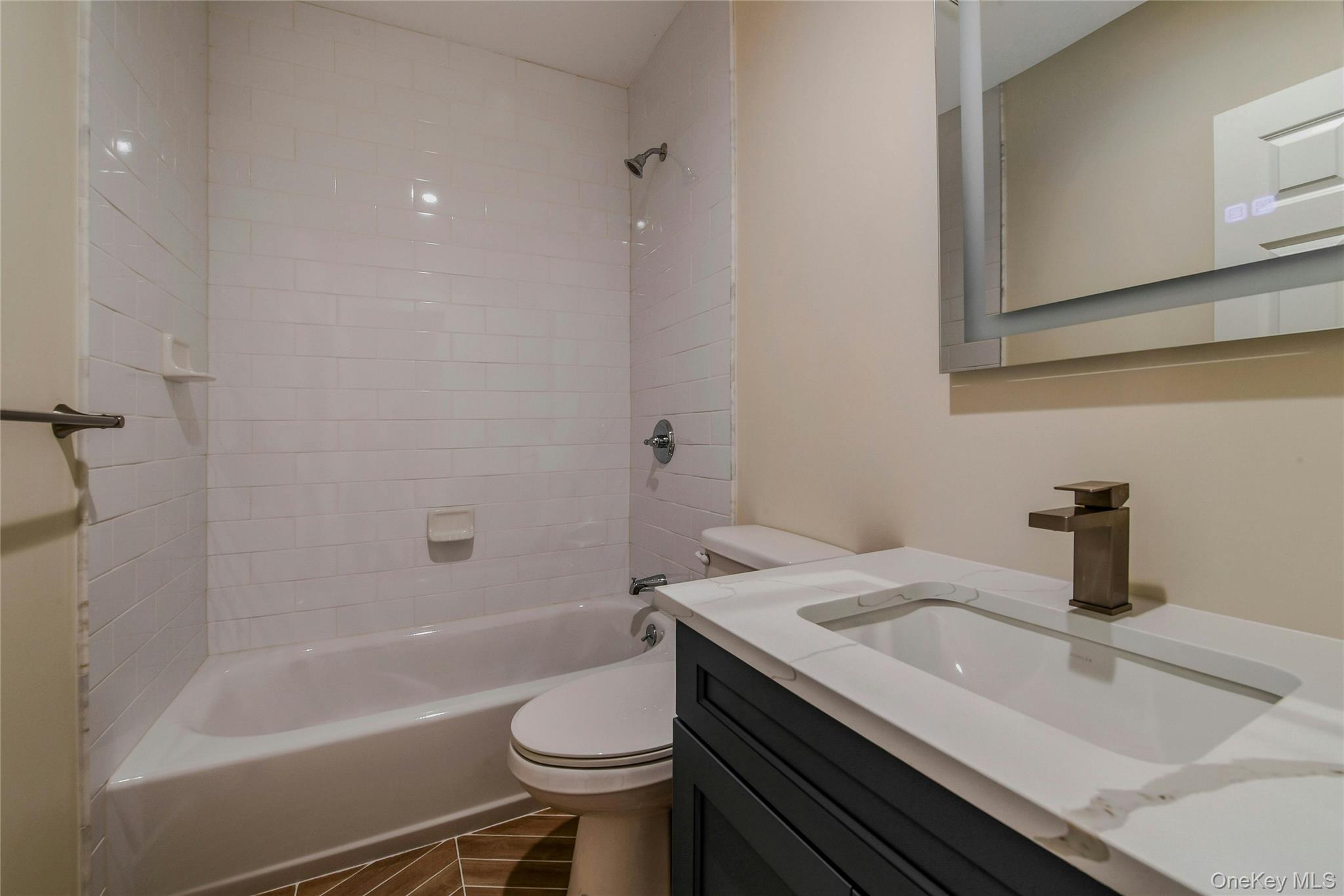 400 New York Avenue, Huntington, NY 11743