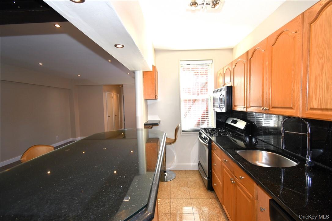 796 Bronx River Road # B38, Bronxville, NY 10708