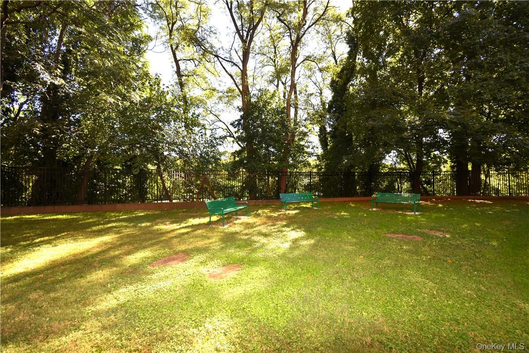 796 Bronx River Road # B38, Bronxville, NY 10708