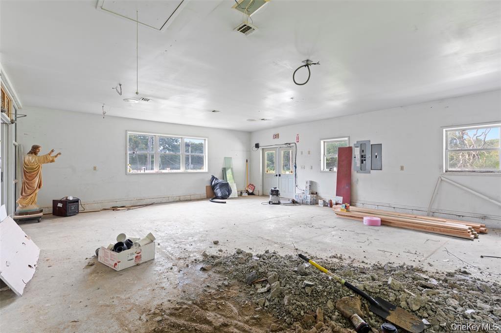 737 Broadway (aka 9W), Ulster Park, NY 12487