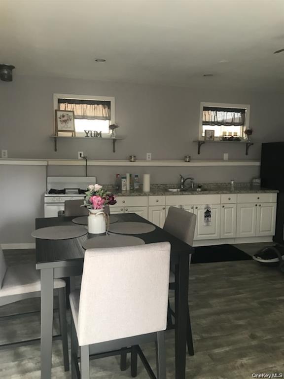 737 Broadway (aka 9W), Ulster Park, NY 12487